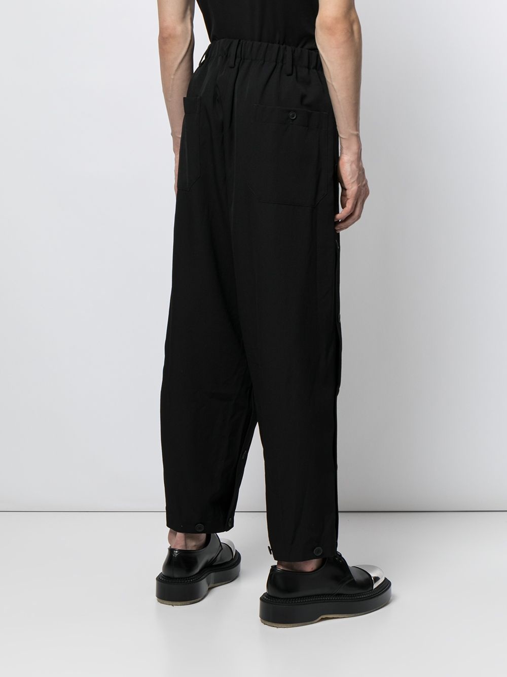 cropped wrap-effect trousers - 4