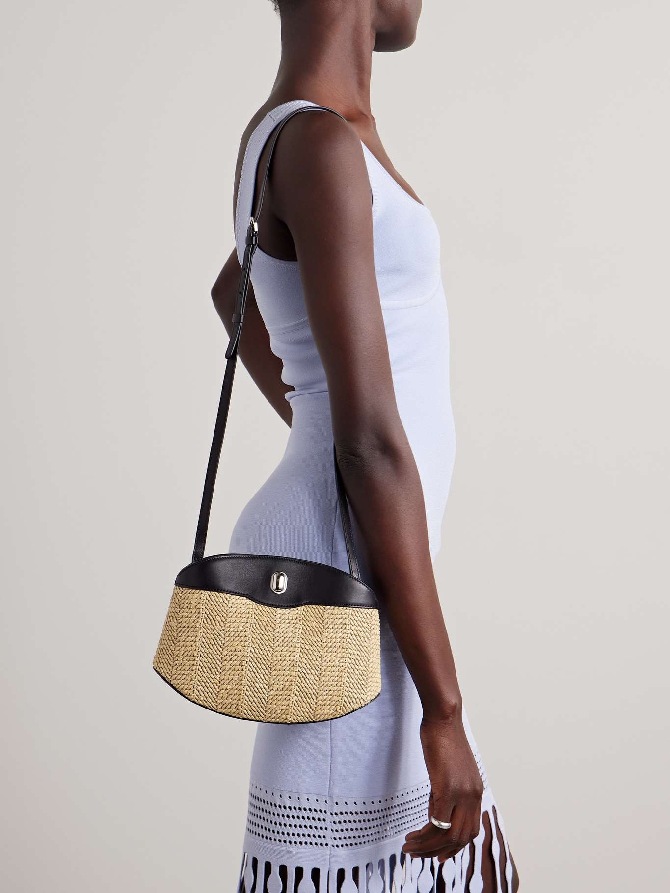 Tondo leather-trimmed raffia shoulder bag - 2