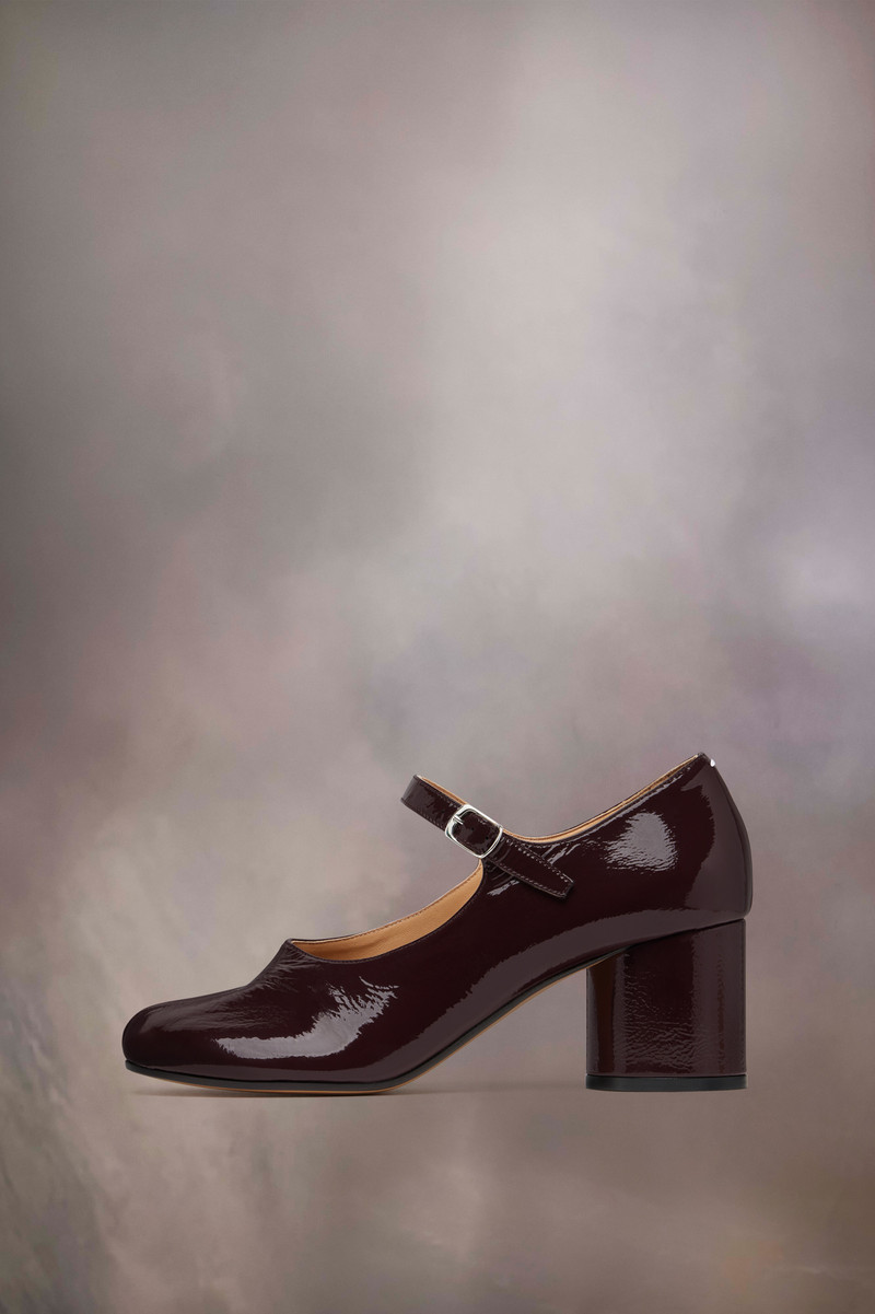 Maison Margiela Tabi Mary-Jane pumps outlook