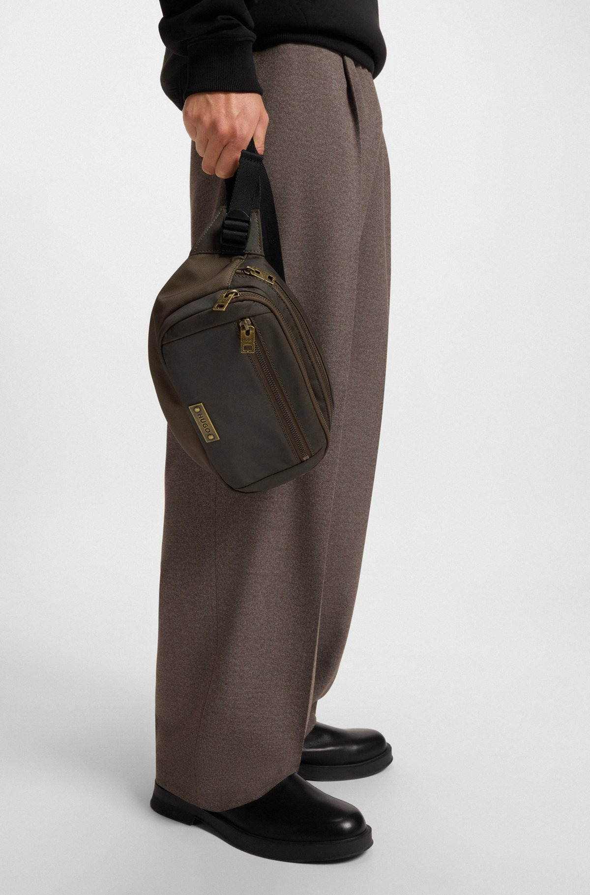 BELT BAG WITH ANTIQUE-EFFECT LOGO PLAQUE - 3