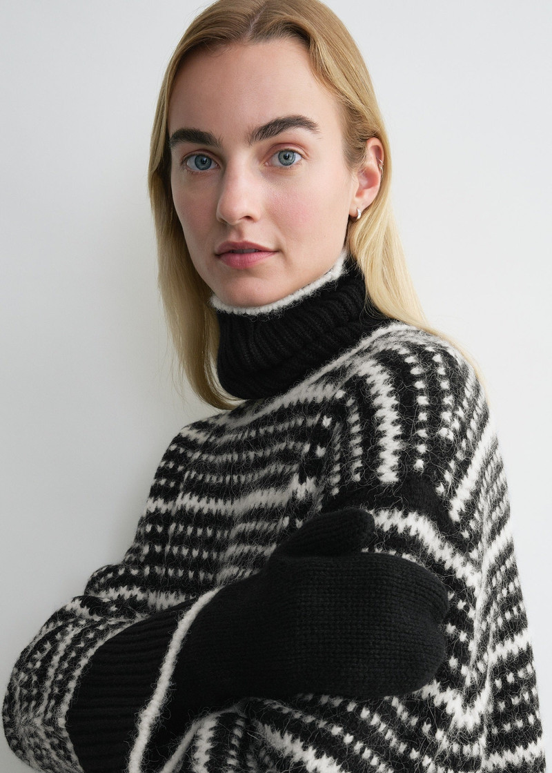 TOTEME Contrast-edge mittens black outlook