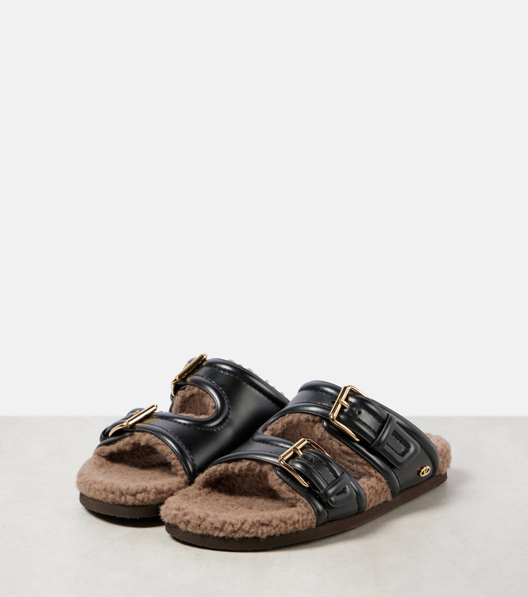 Faux fur-trimmed leather sandals - 5