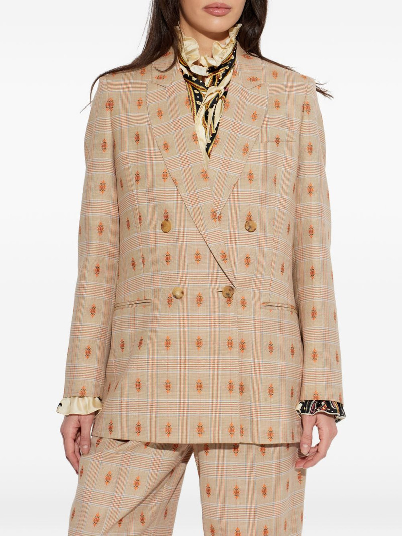 check-patterned blazer 3