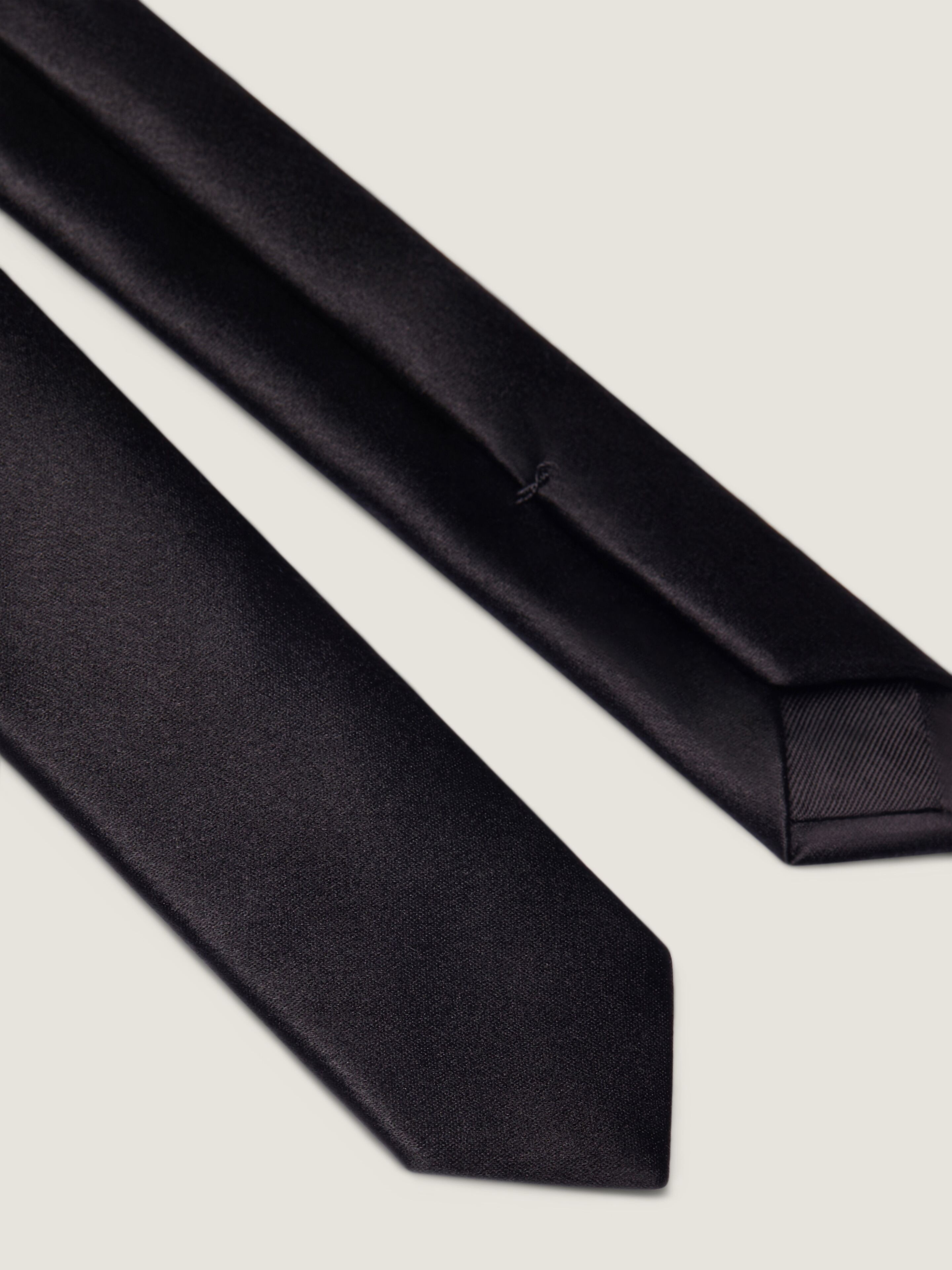 TIE IN SILK - 2