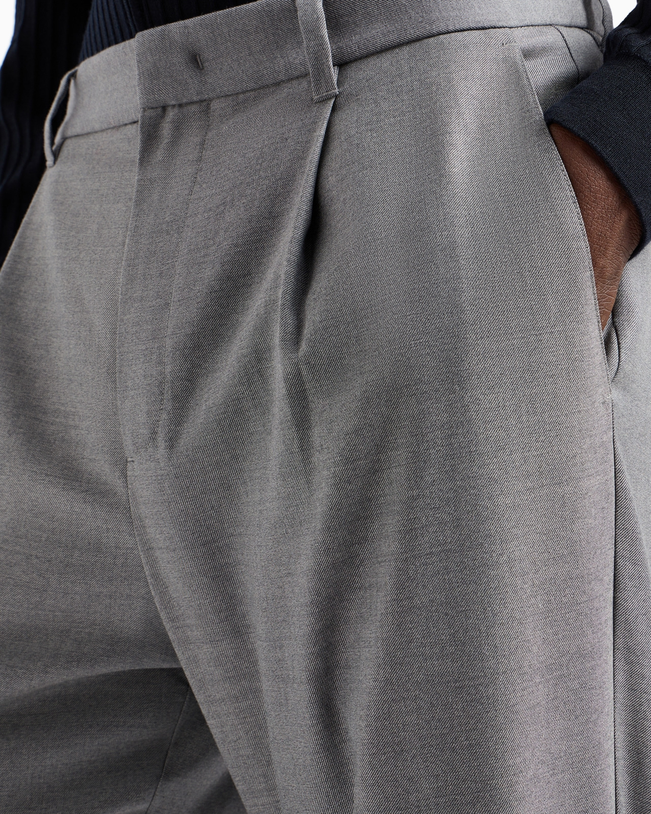 Travel Essentials virgin wool-blend trousers with pleats - 5