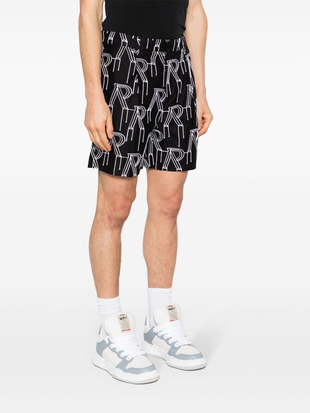 Initial-embroidered tailored shorts - 3