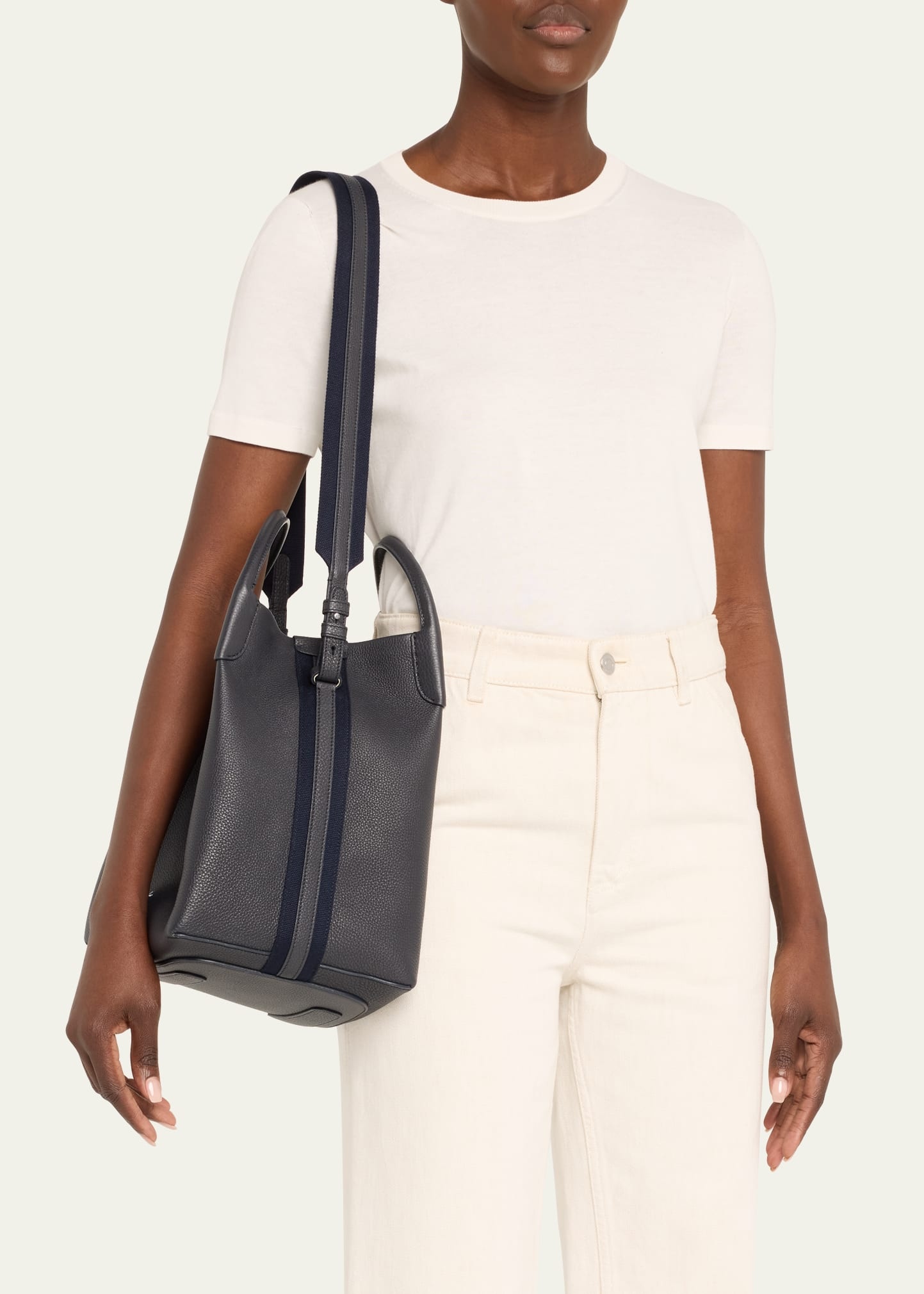 Large Bale Fine-Grain Leather Bag - 2
