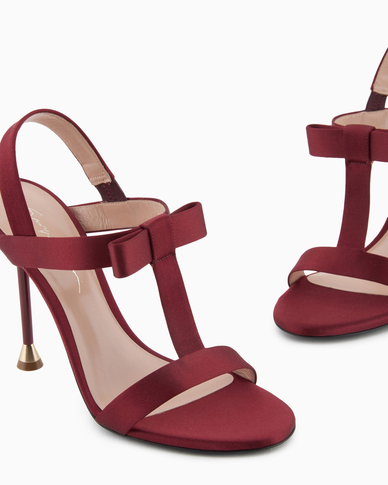 Brushed leather T-bar sandals with bow - 5