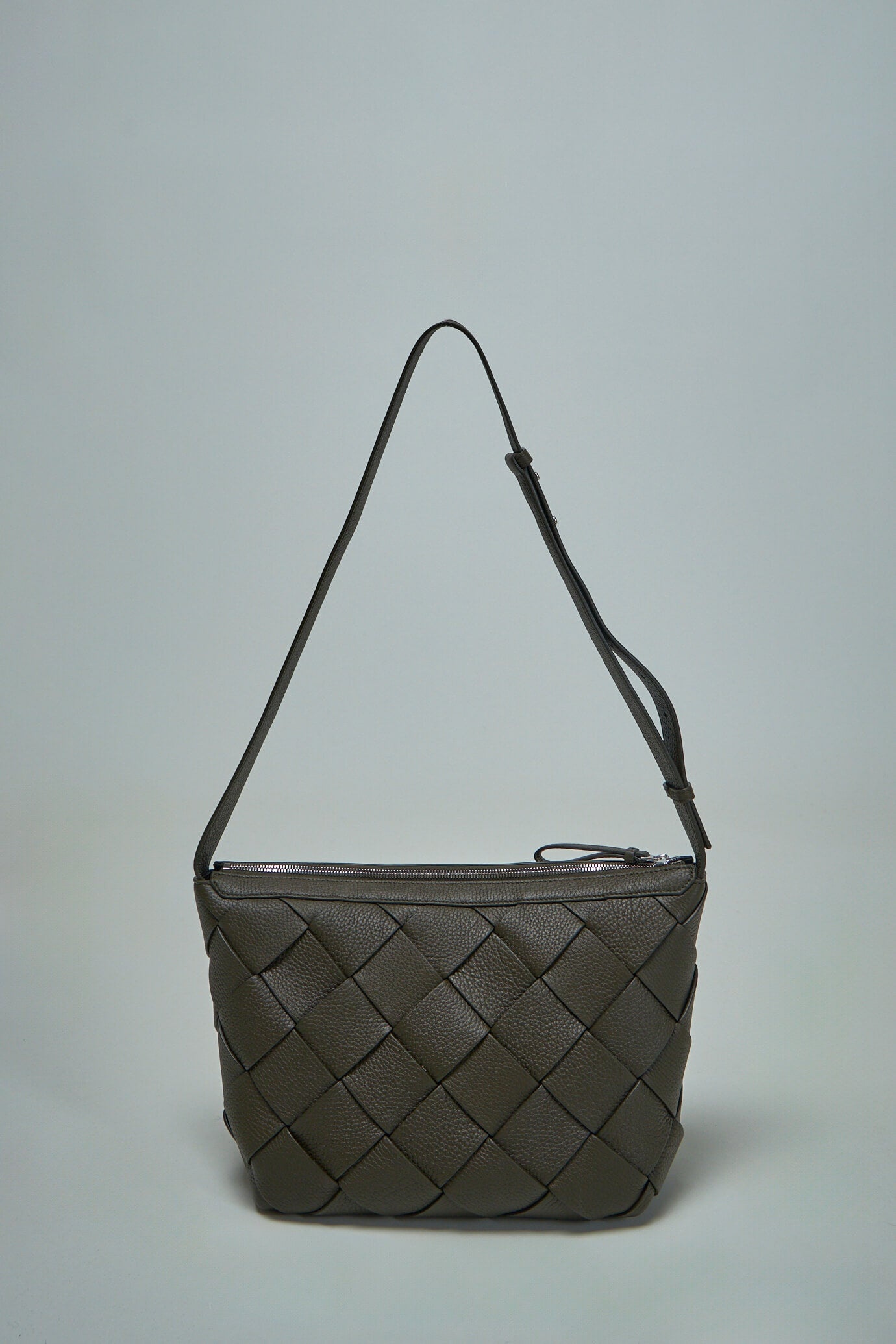 ショルダーバッグ BOTTEGA VENETA Dove Grey Leather Diago Crossbody Bag Diago Small leather crossbody bag in grey - Bottega Veneta