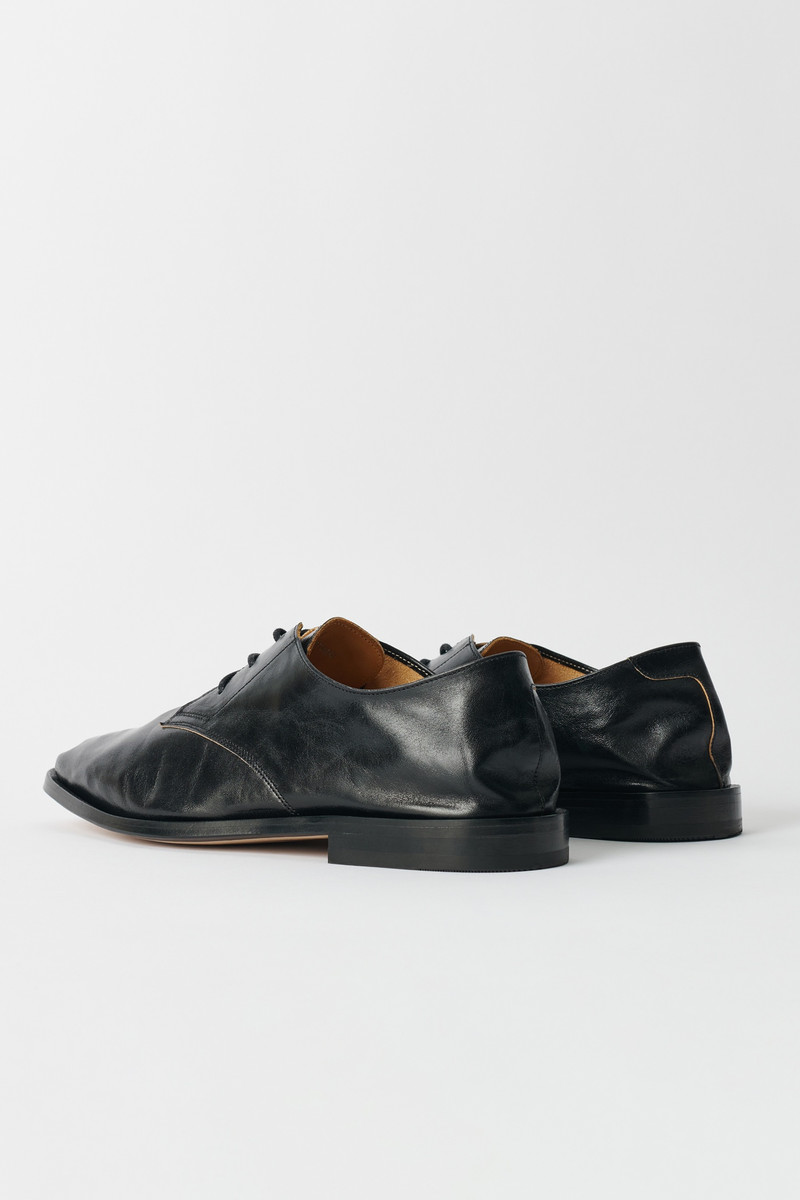 Collapsing Consultant True Dye Black Leather 5