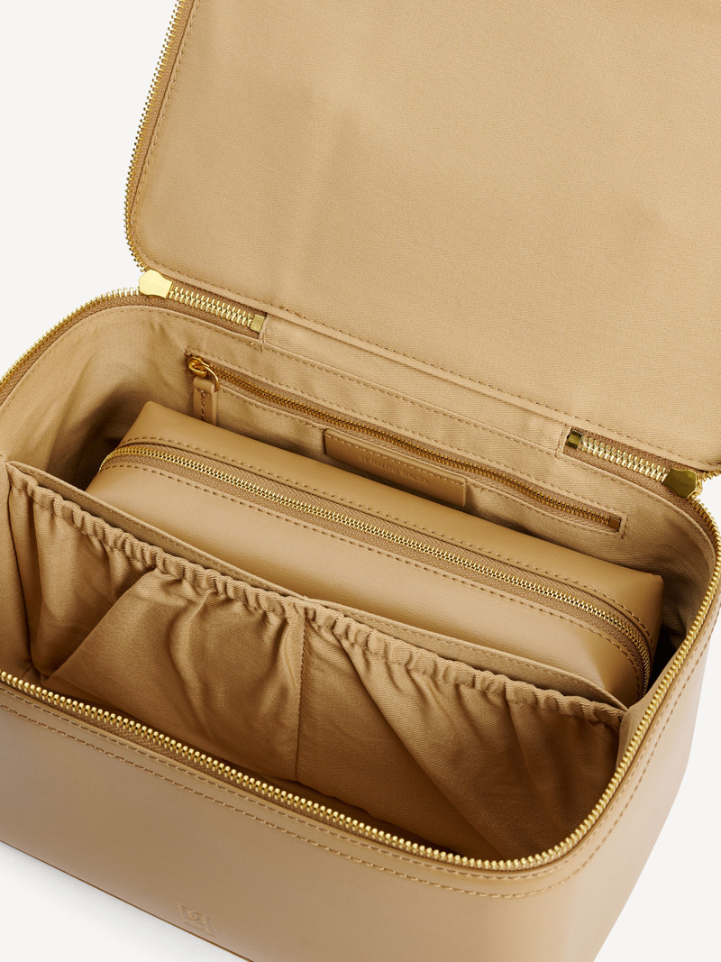 BY MALENE BIRGER Aya Beauty cosmetics case outlook