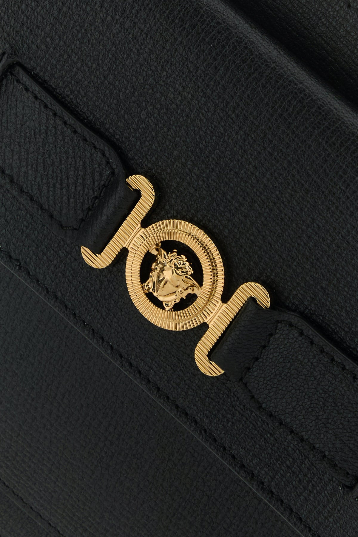 Black leather Medusa Biggie clutch - 4