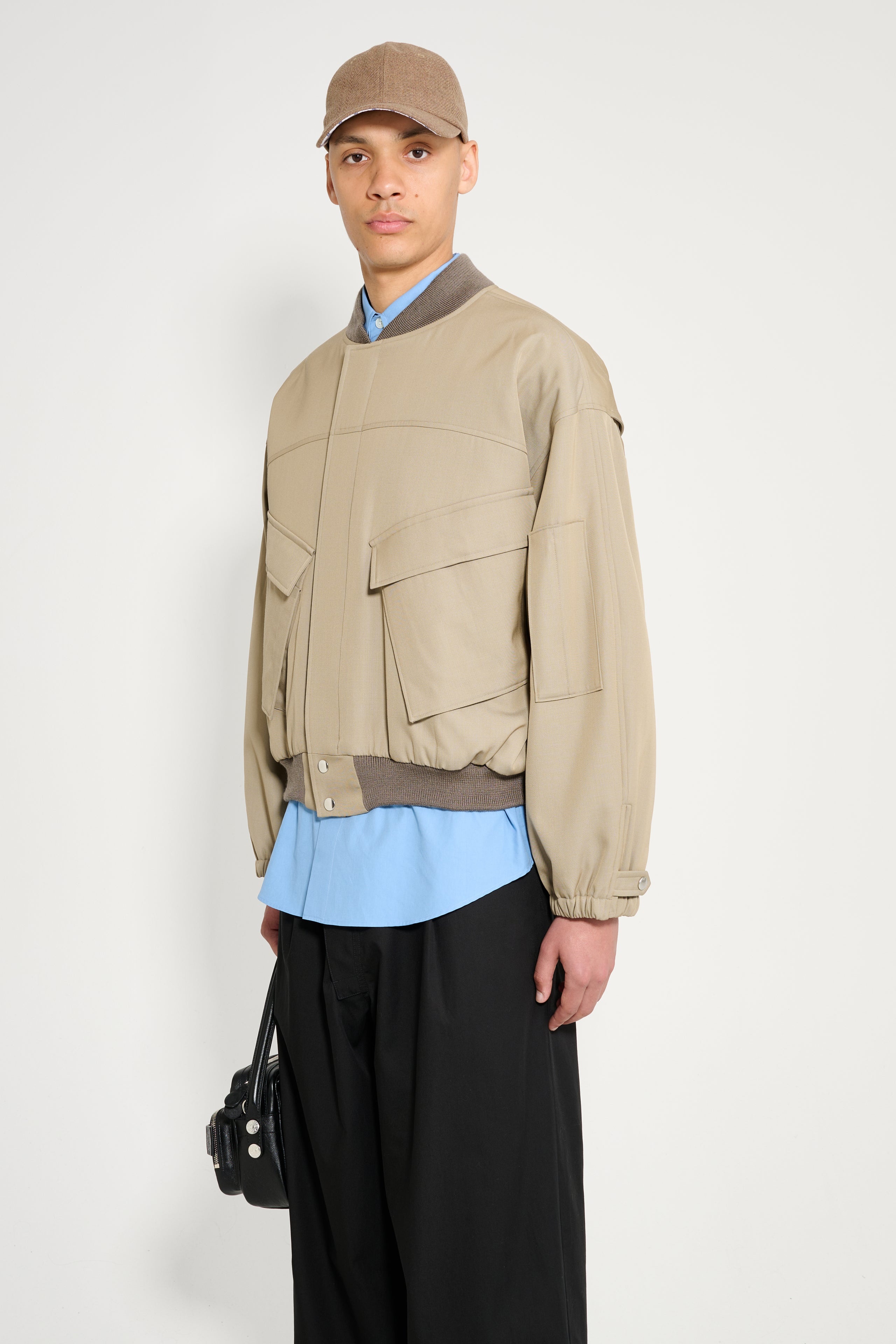 AURALEE LIGHT WOOL MAX GABARDINE CHAMBRAY PADDED FLIGHT BLOUSON KHAKI BEIGE - 2