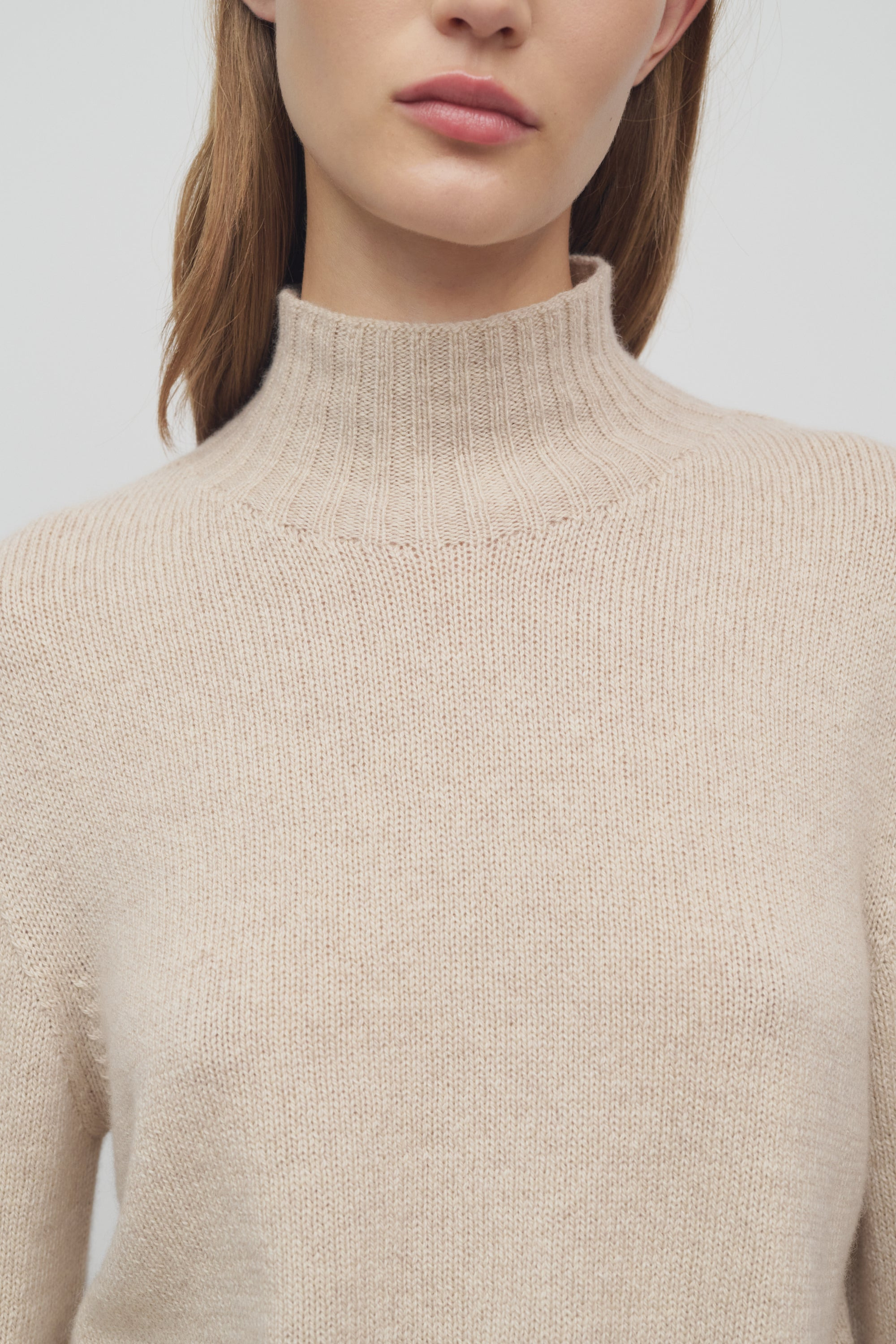 Kensington Turtleneck in Cashmere - 6