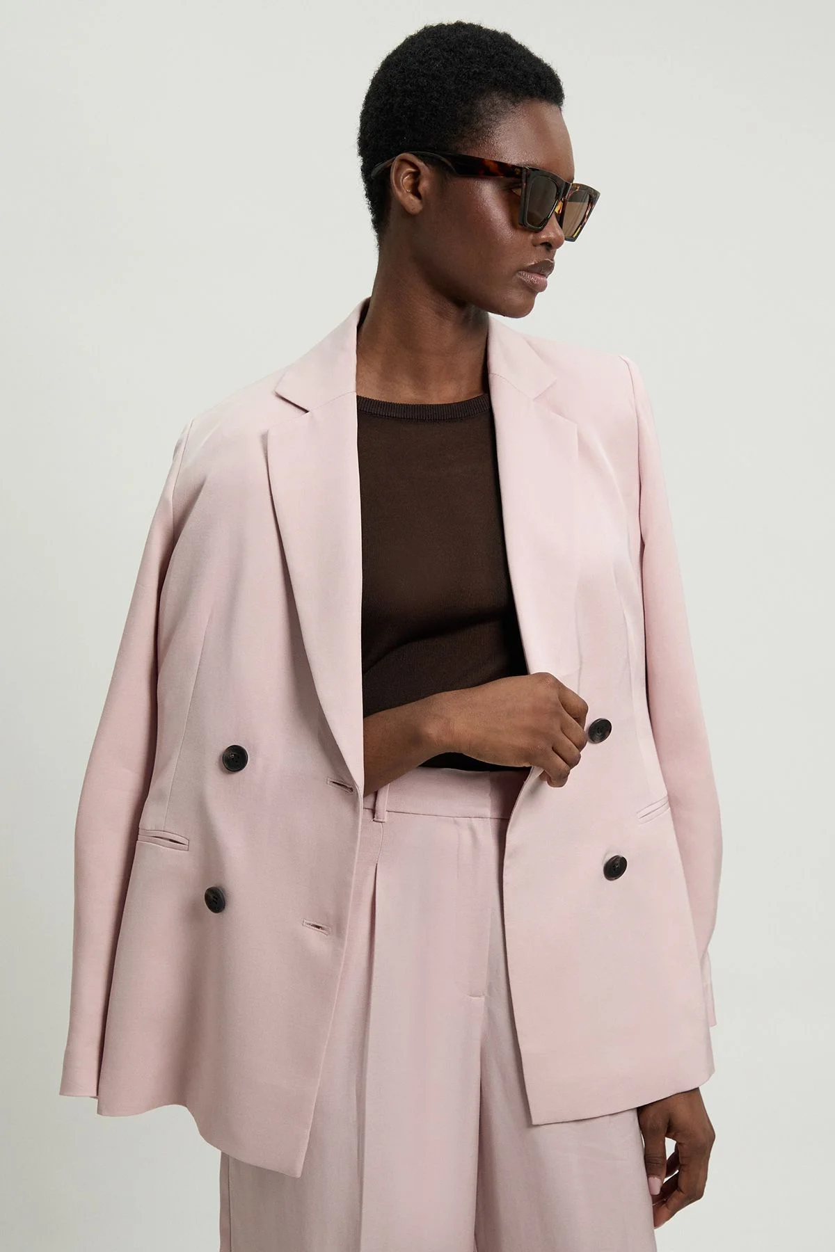 Polished Linen Blend Single Breasted Tailored Blazer - 1