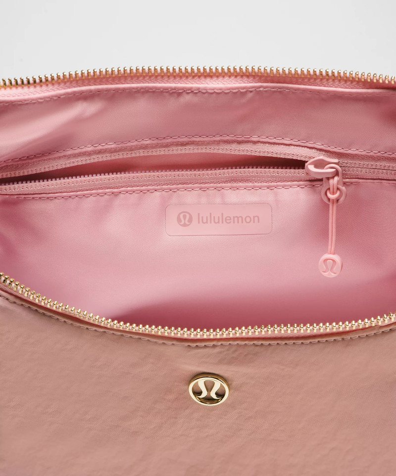 Slouchy Sling Bag 6L *Metal Hardware 5