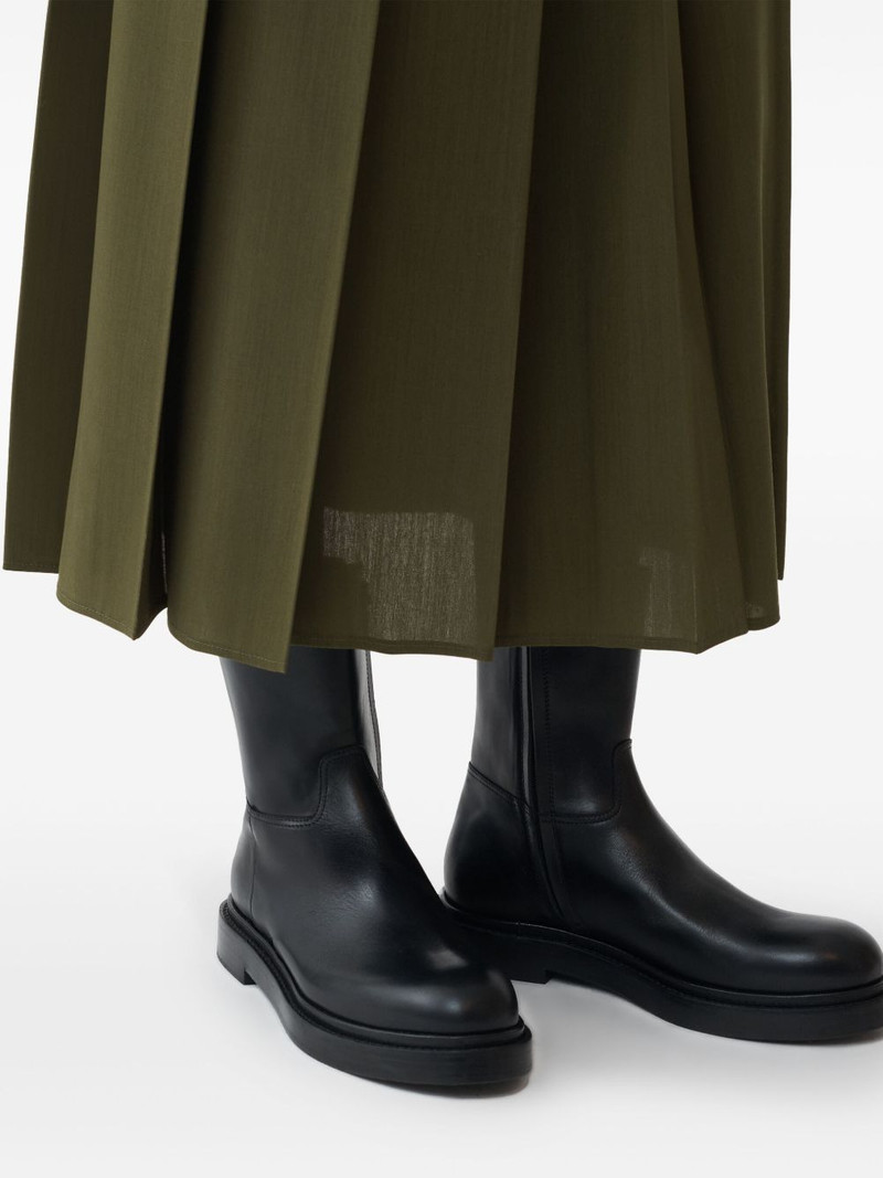 leather boots 4