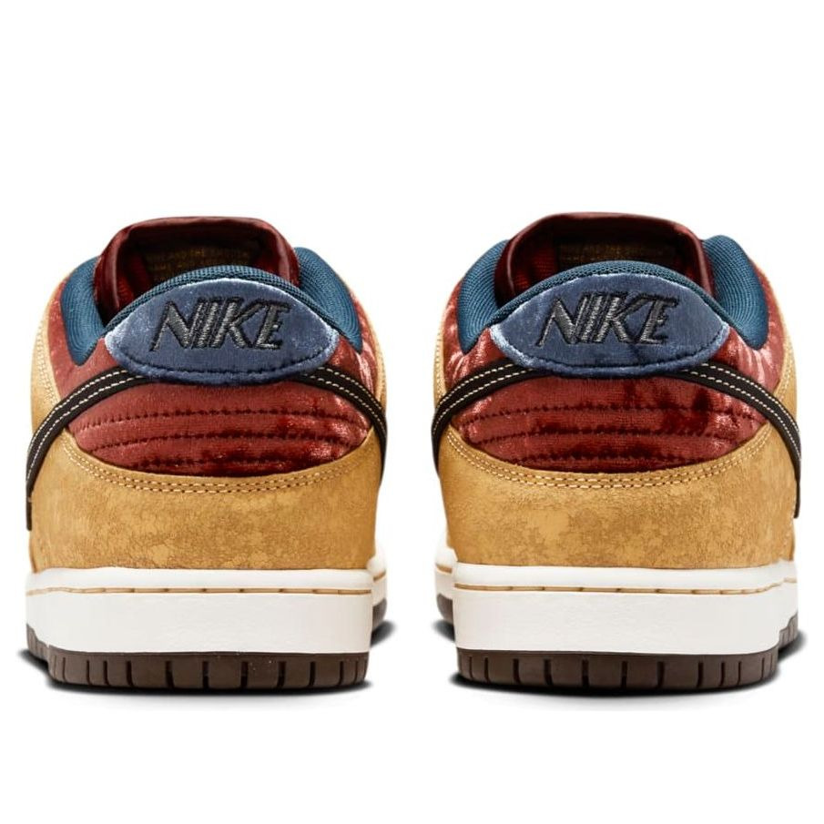 Nike SB Dunk Low Pro 'City of Cinema' FZ1278-200 - 4