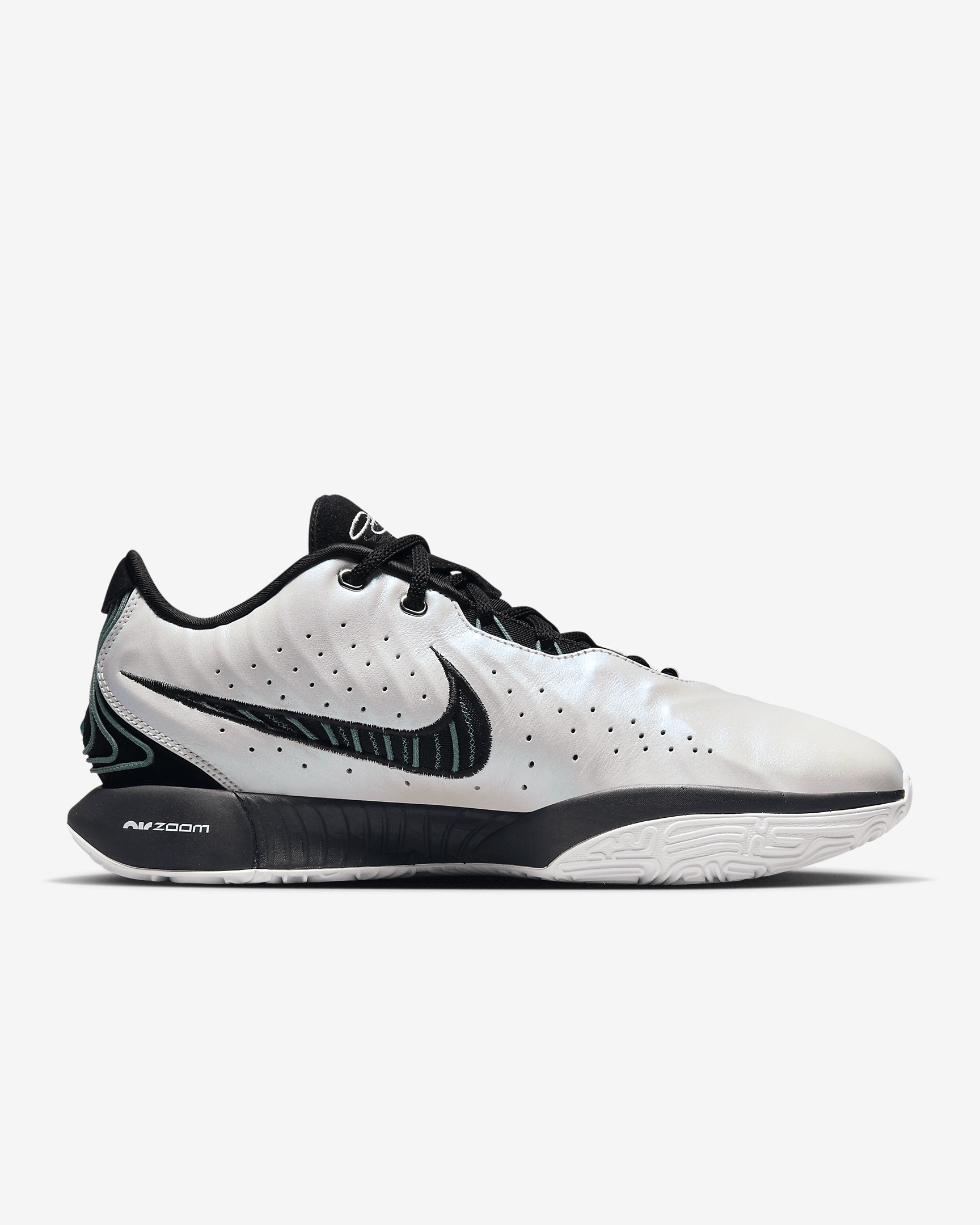 Nike LeBron XXI 