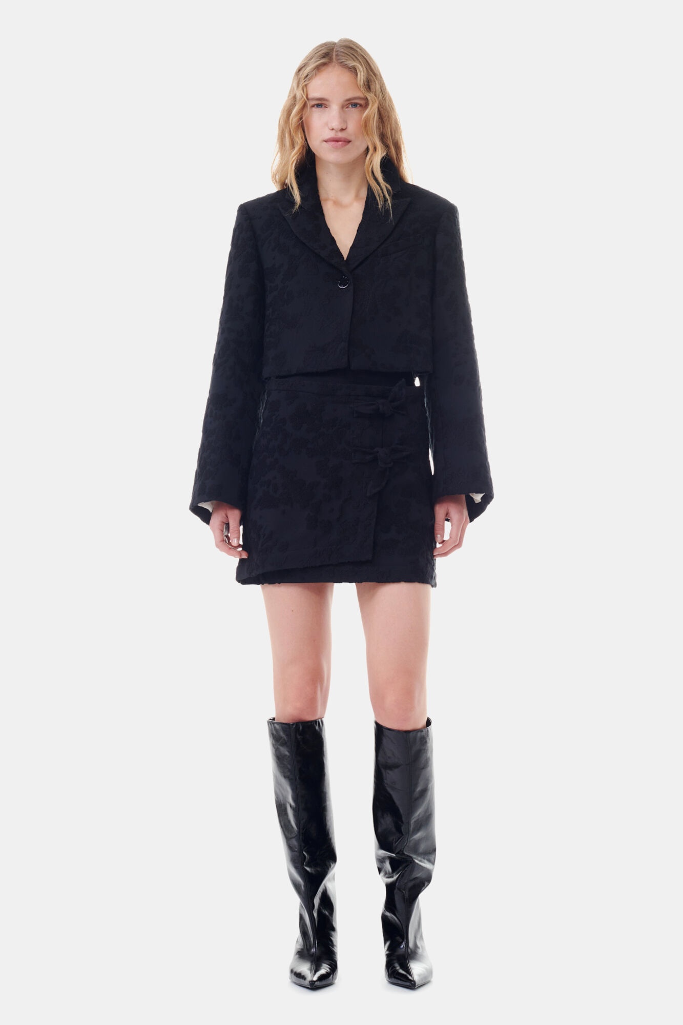 BLACK BOUCLE JACQUARD SUITING CROPPED BLAZER - 3