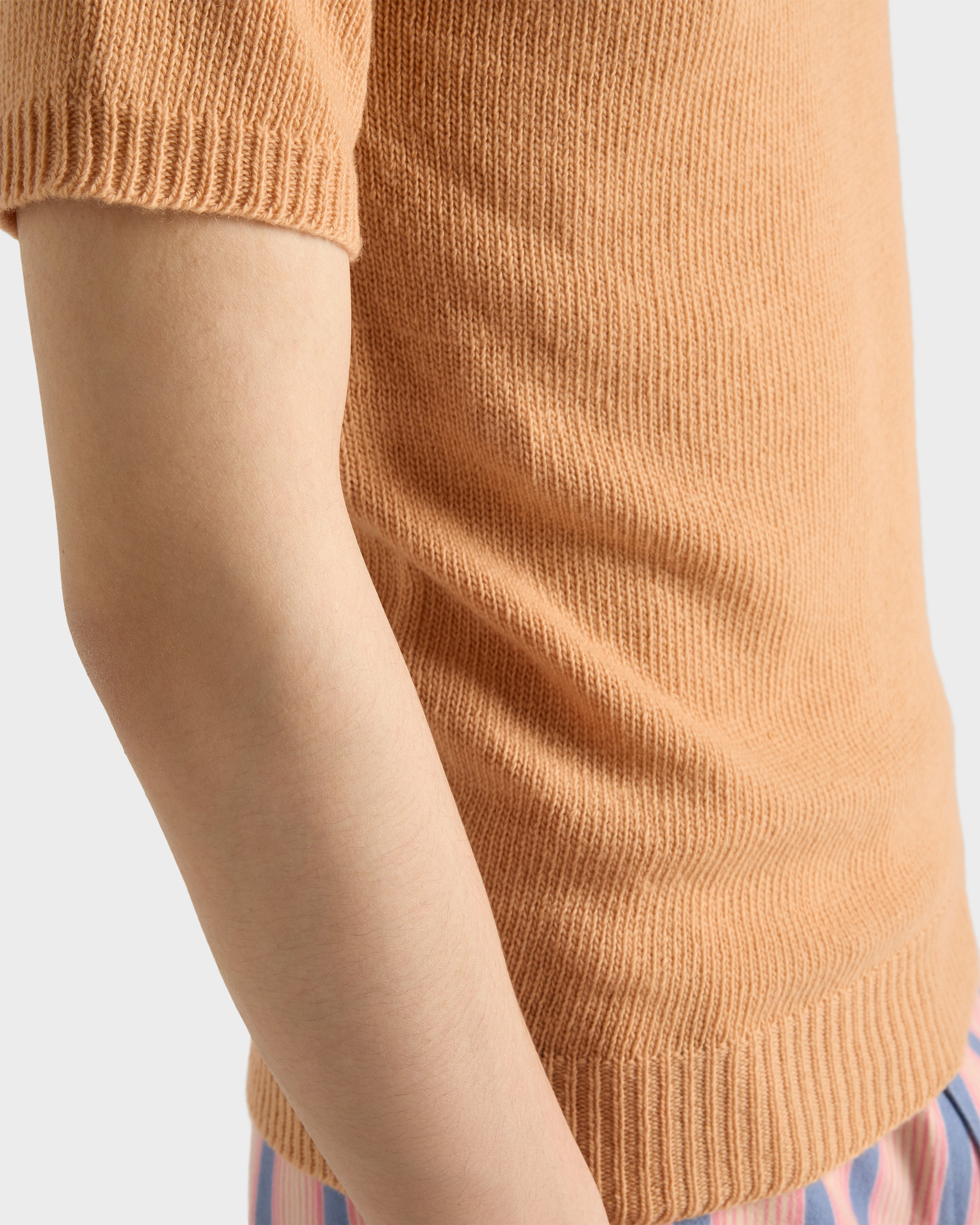 Short-sleeved wool and cashmere sweater - 6