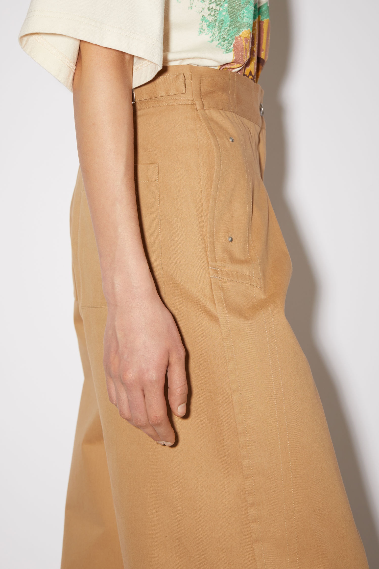 Wide-legged trousers - Camel brown - 6