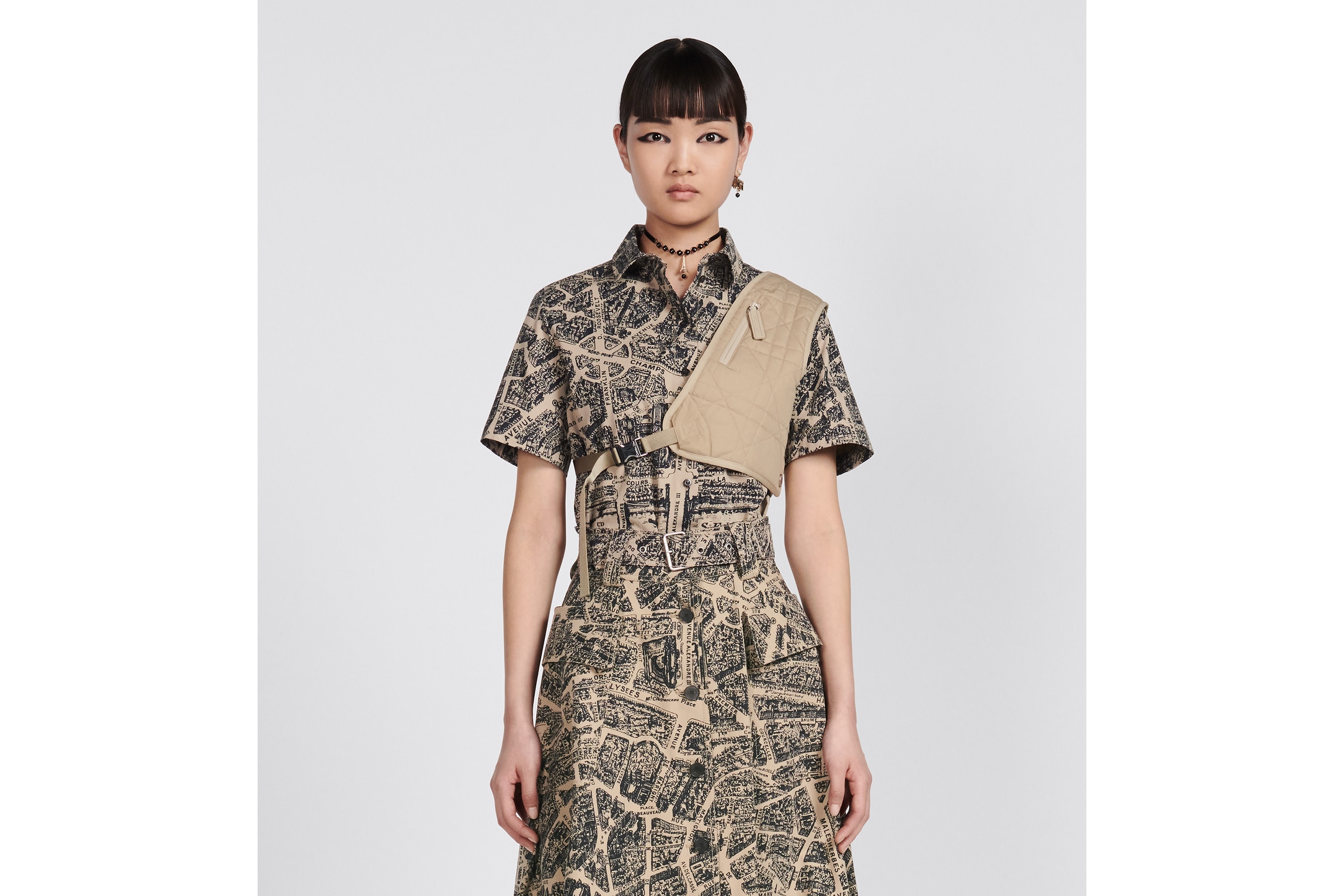 Short Buttoned Blouse - 4