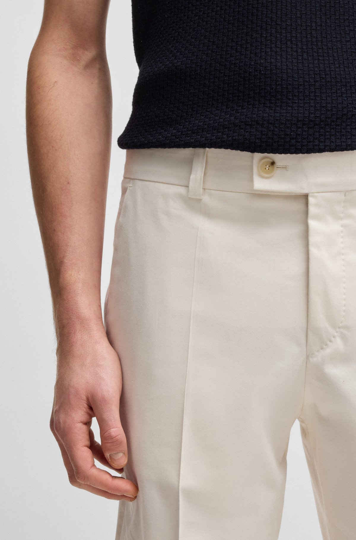 TAPERED-FIT SHORTS IN COTTON, SILK AND STRETCH - 5