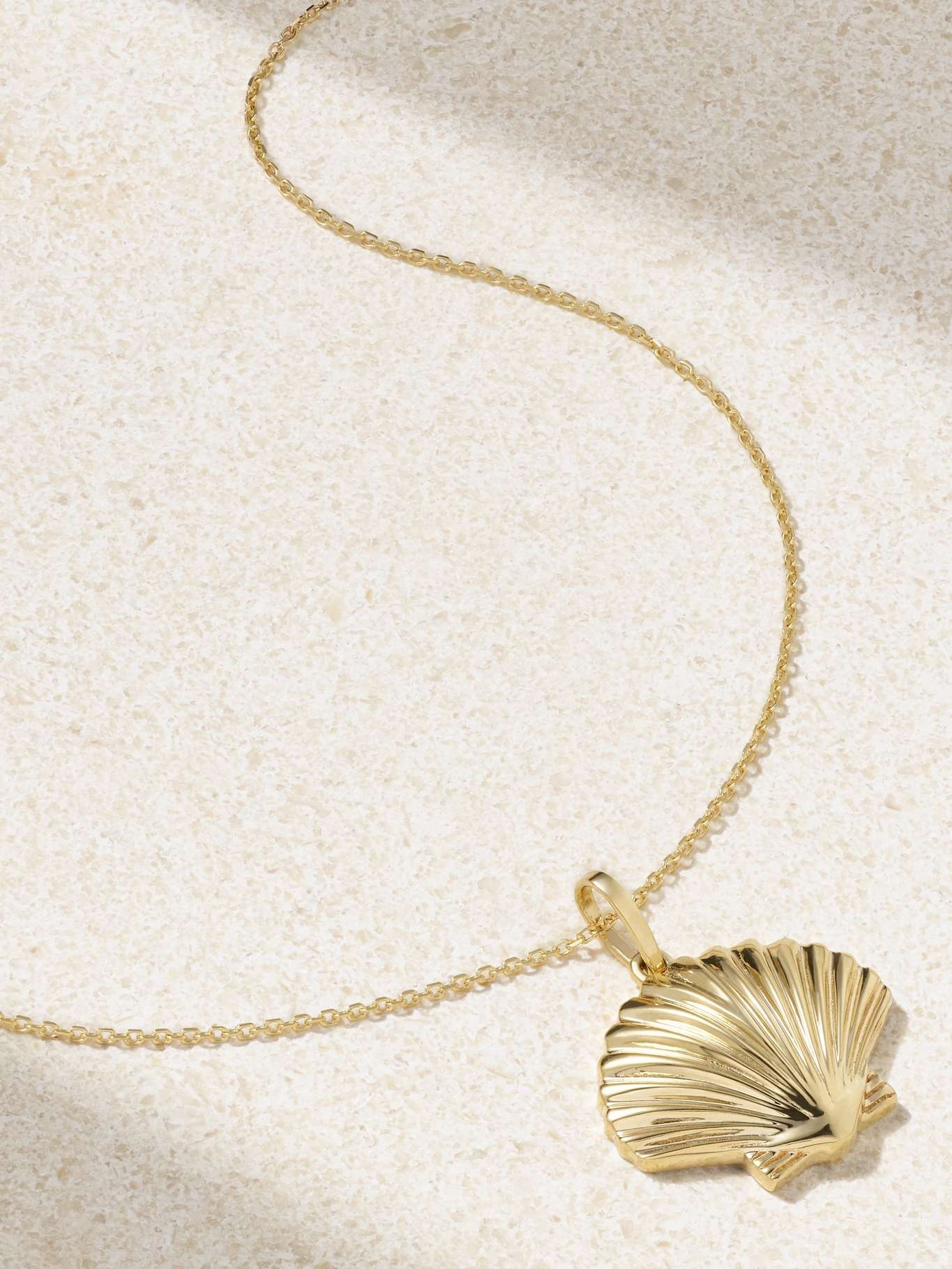 Small Venus 14-karat gold necklace - 1