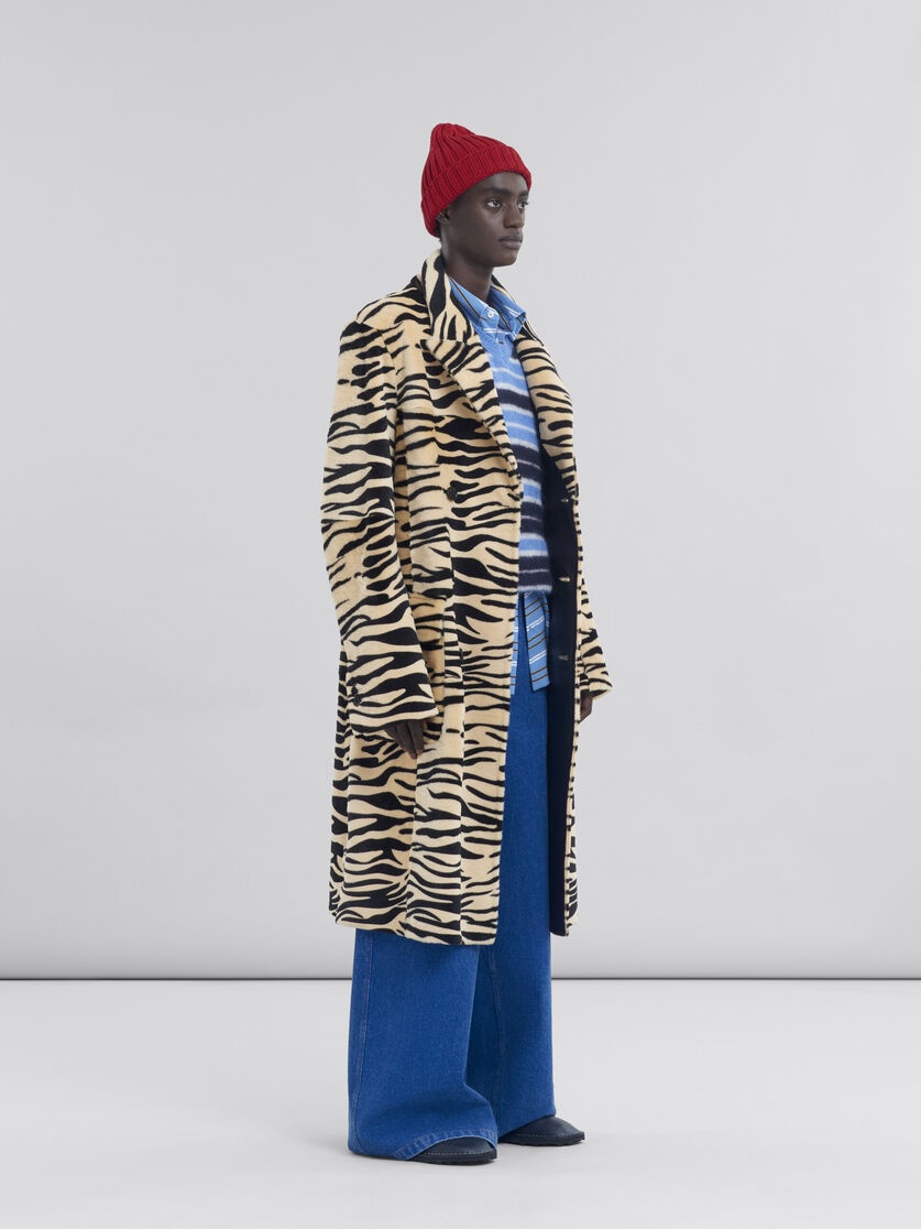 DOUBLE BREASTED TIGER PRINT SHEARLING COAT - 6