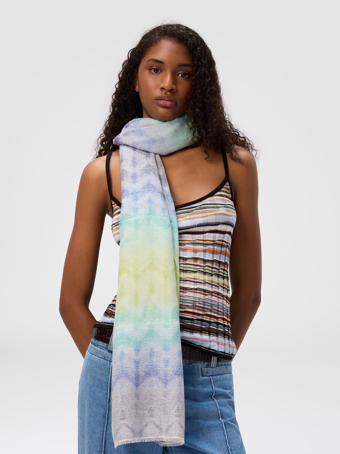 Scarf with dégradé zig zag embroidery - 3