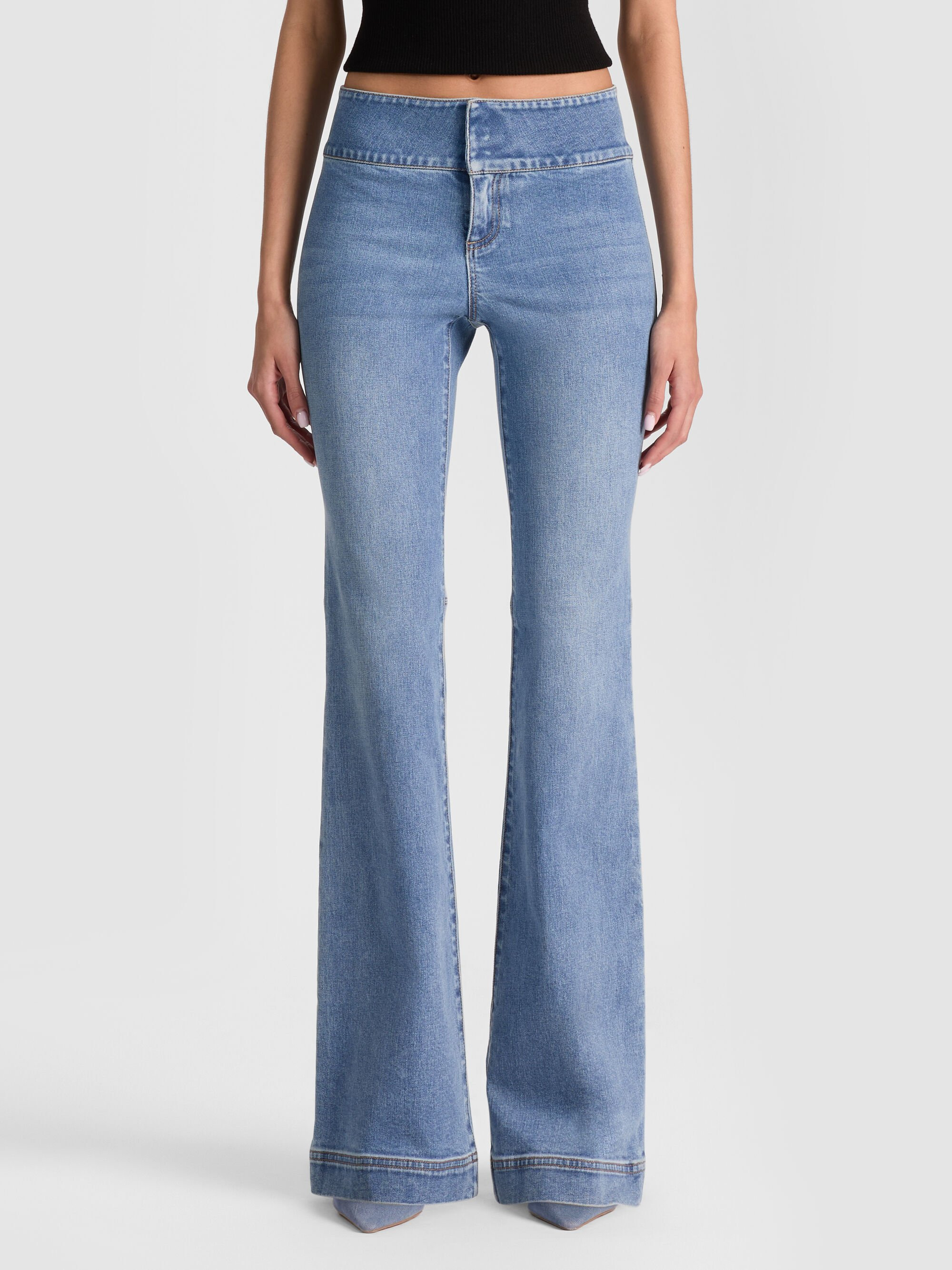 HOT JEAN - 2