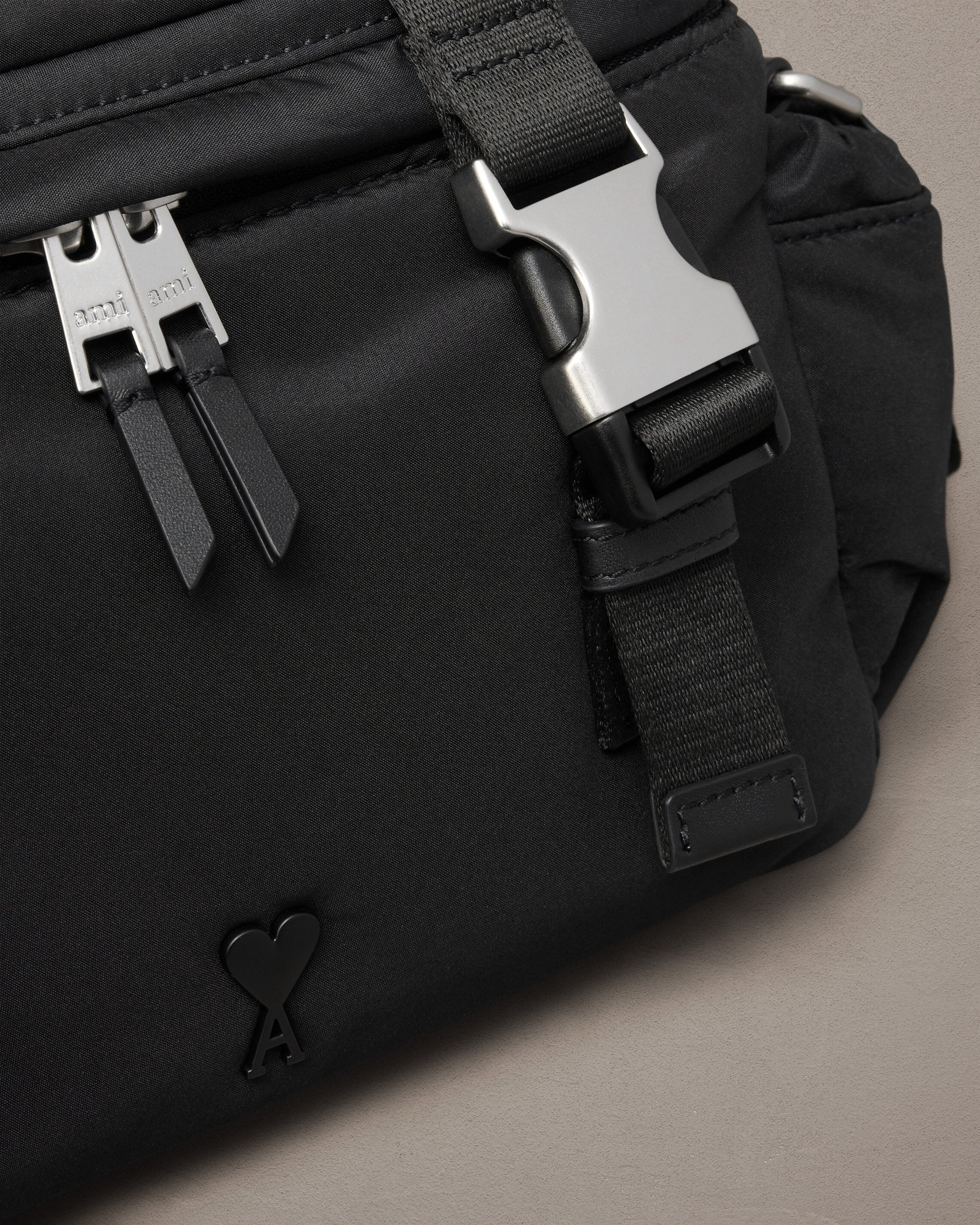 AMI DE COEUR MESSENGER BAG - 5