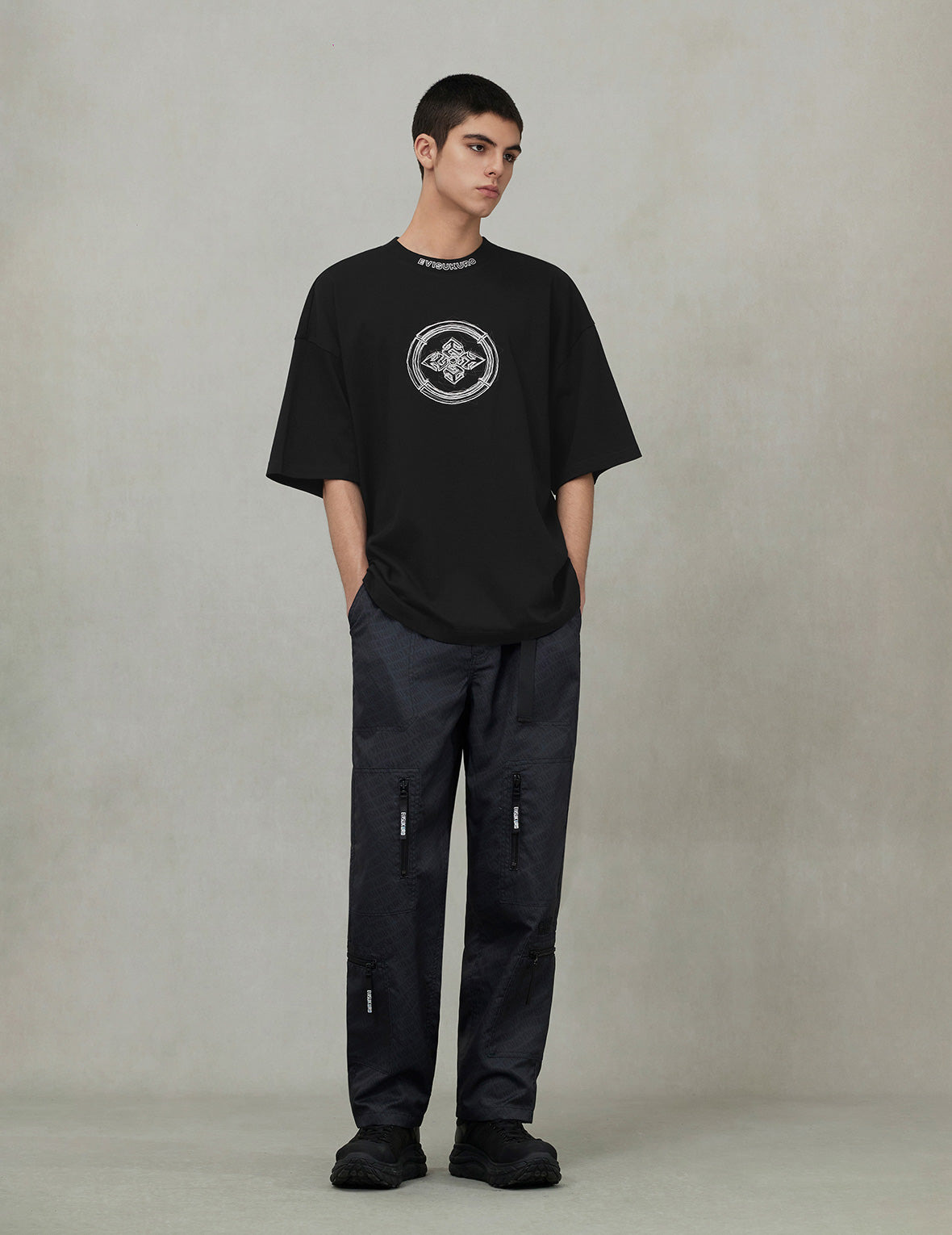 Kamon Print and Embroidery Oversized T-shirt - 3