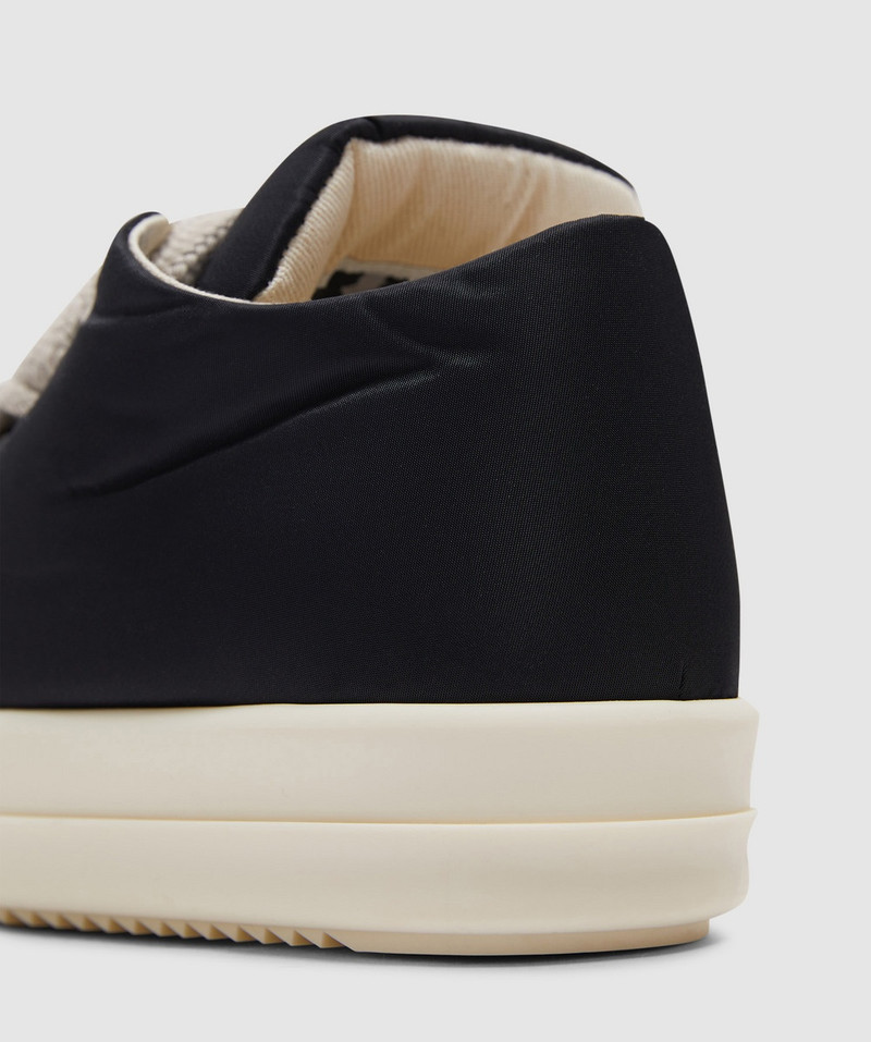 Jumbo lace puffer low sneaker 8