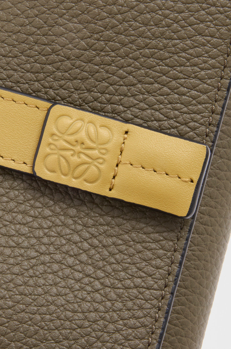 Trifold wallet in soft grained calfskin 6