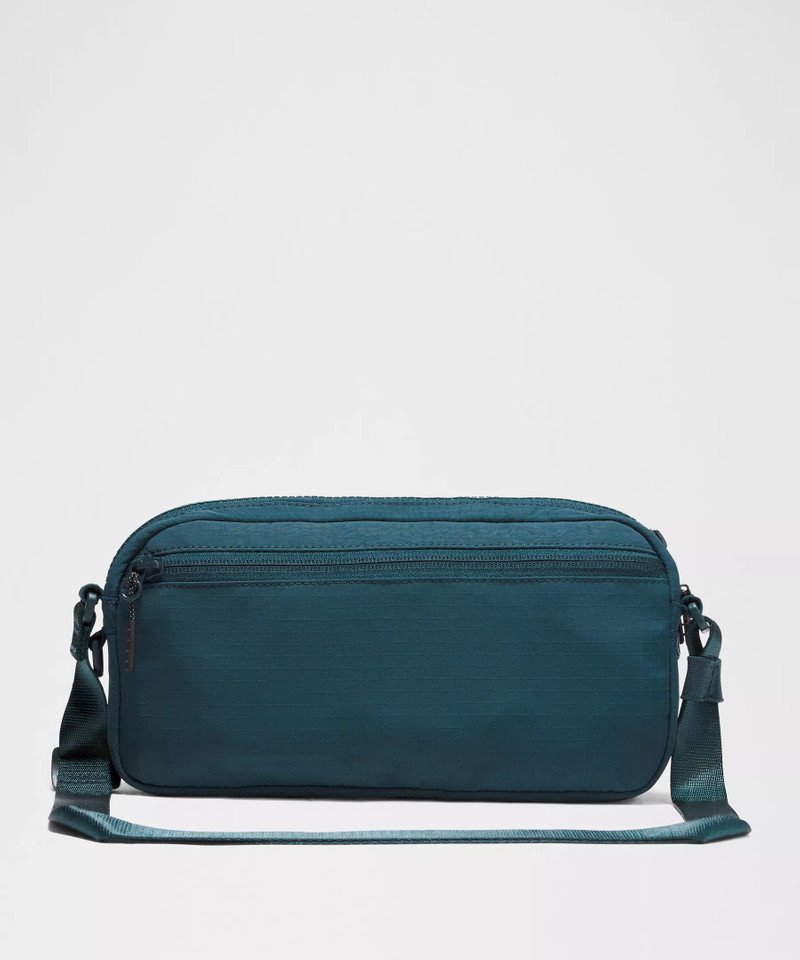 Multi-Pocket Crossbody Bag 2.5L 3