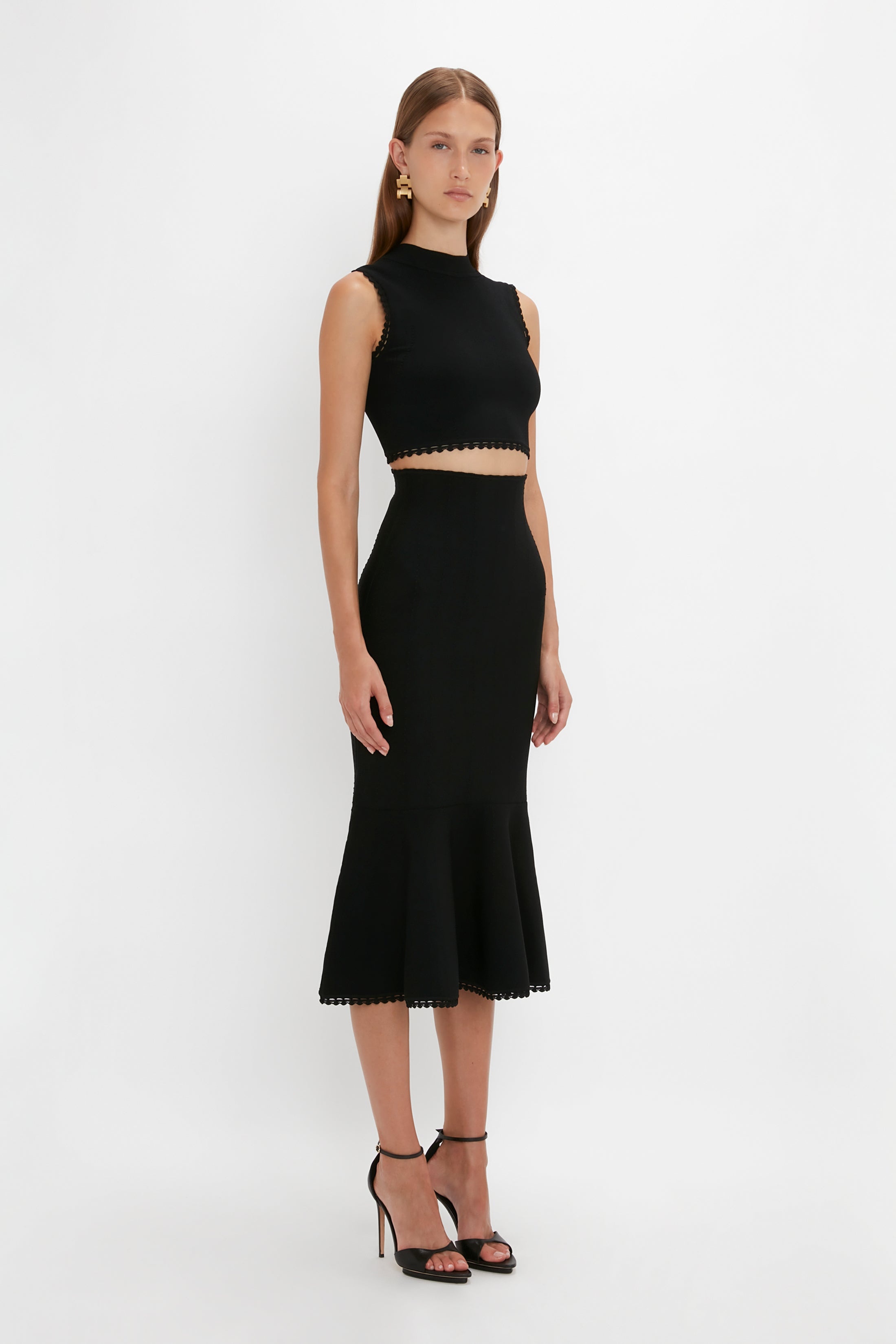 VB Body Scallop Trim Flared Skirt In Black - 3