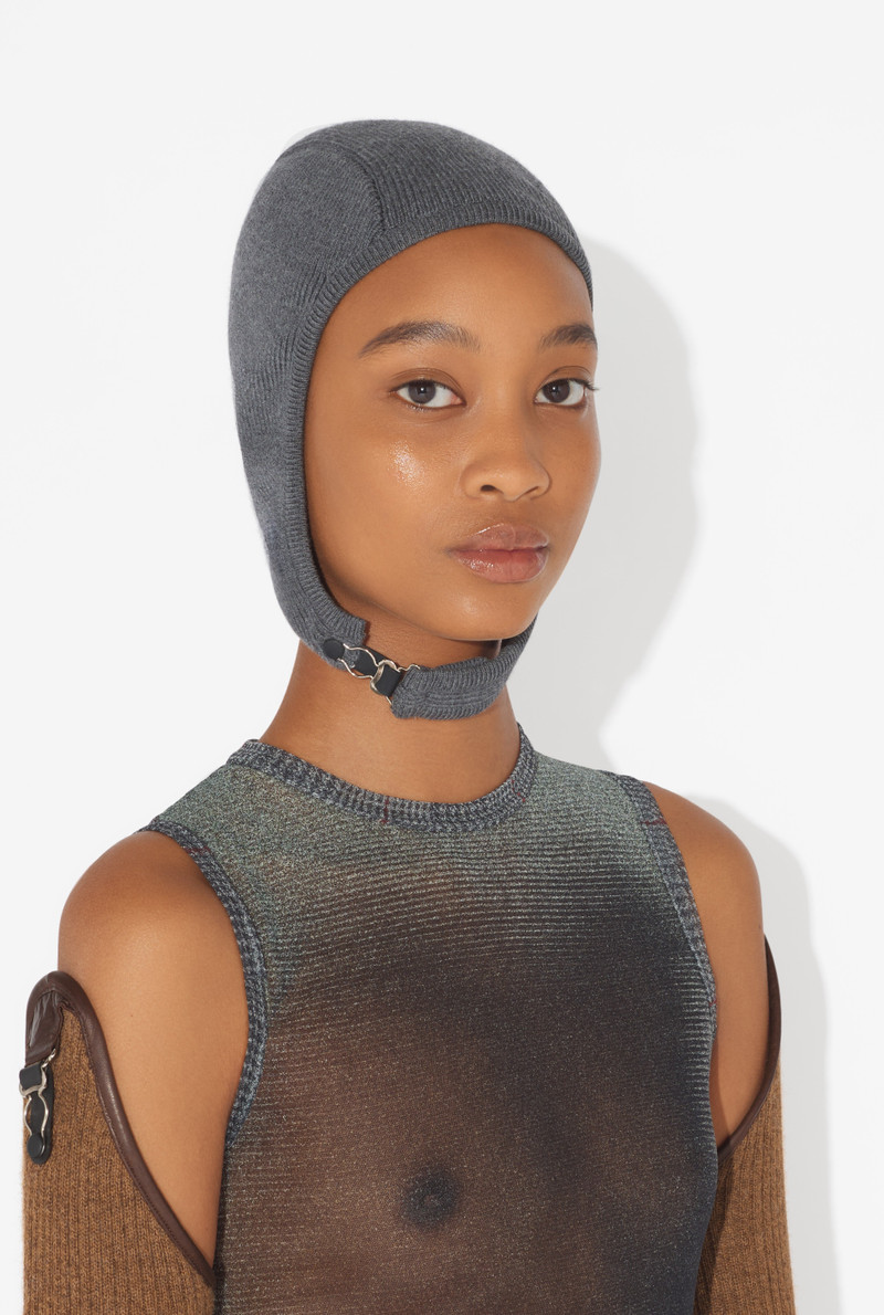 THE GARTER STRAP BEANIE 1