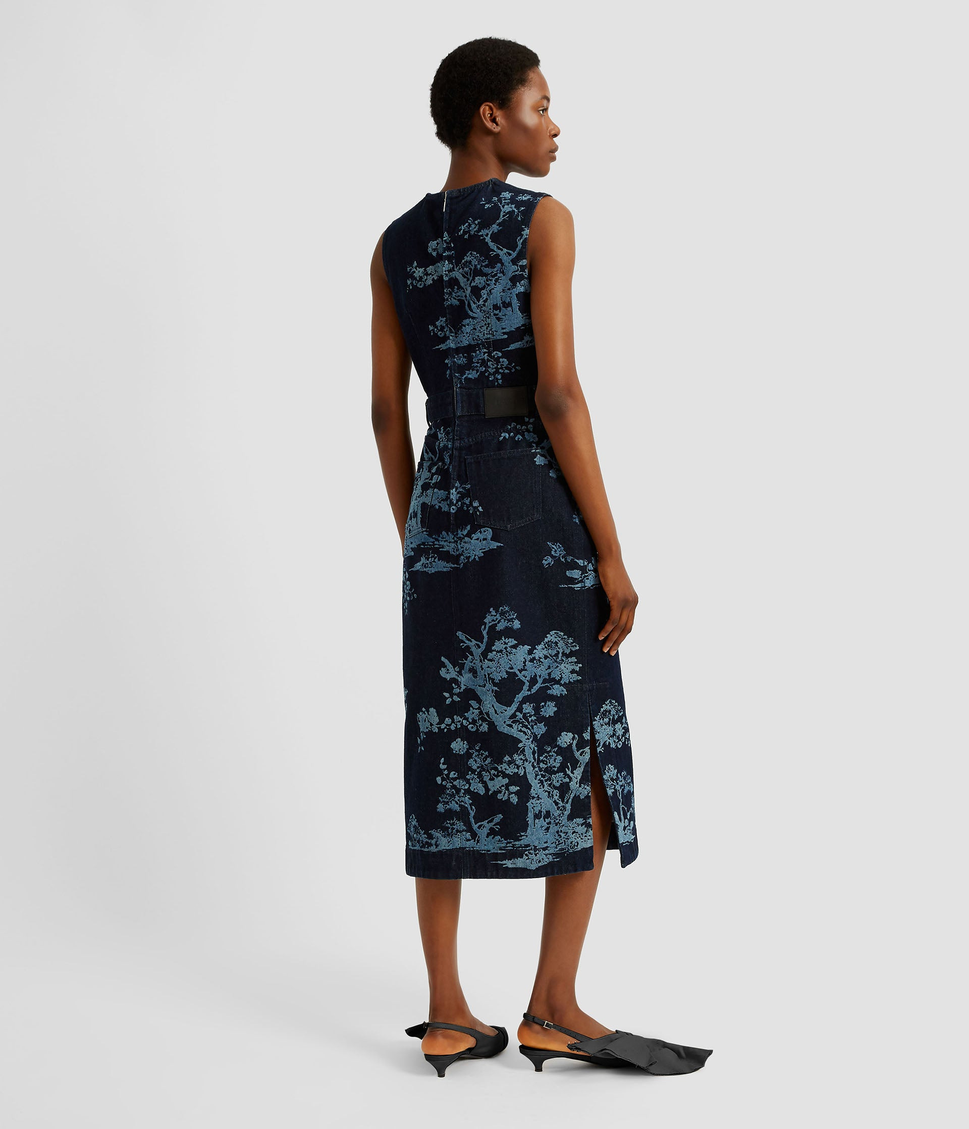 SLEEVELESS FLARED MIDI DRESS - 3