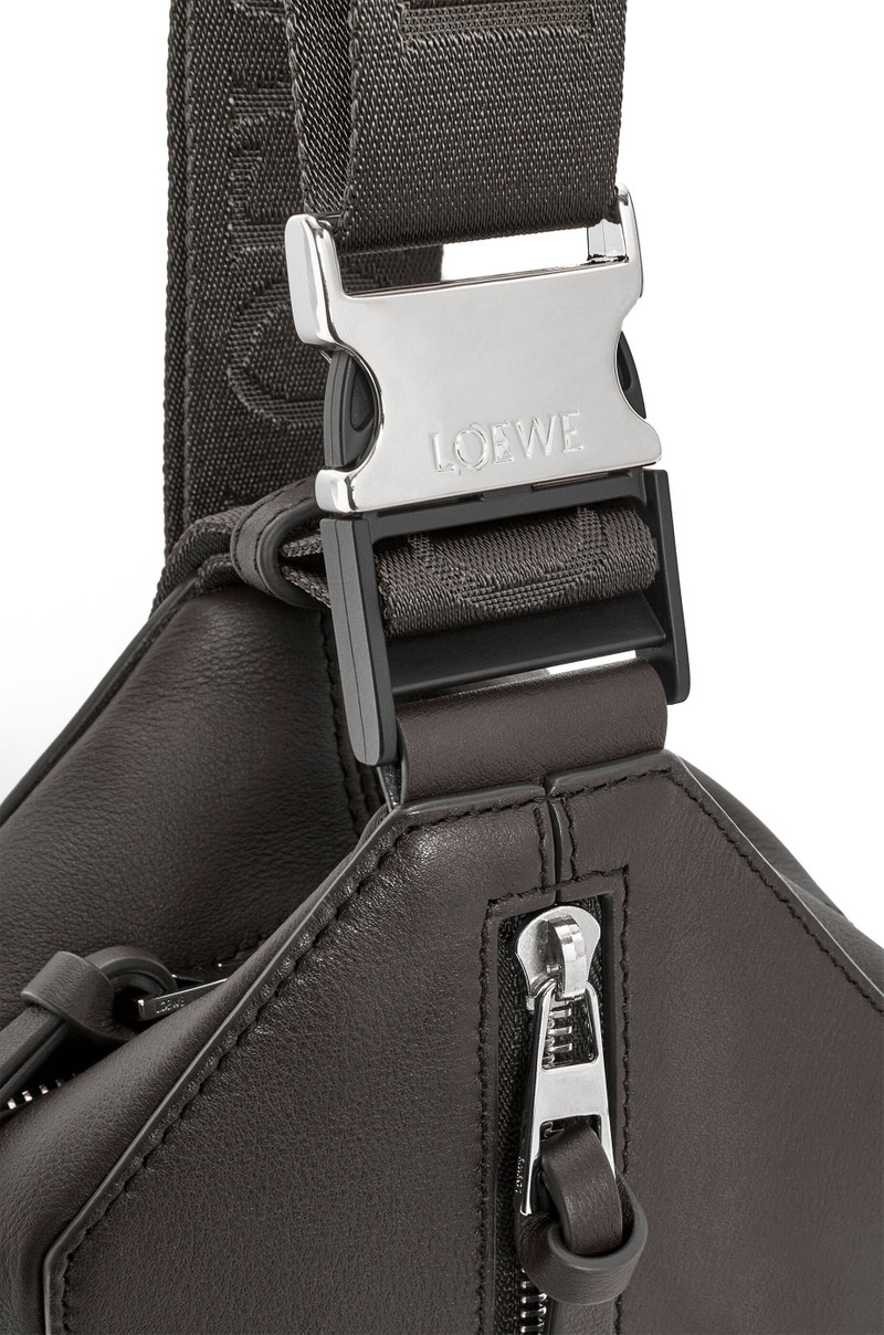 Convertible sling in classic calfskin 6