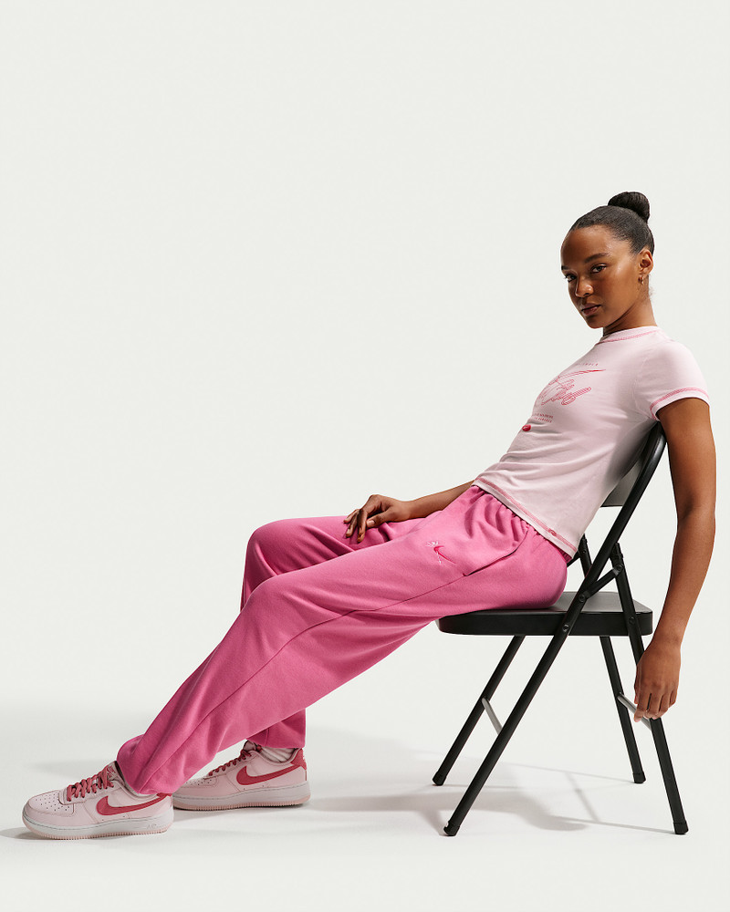 Nike Sportswear Club Fleece Women's Mid-Rise Oversized Sweatpants 4