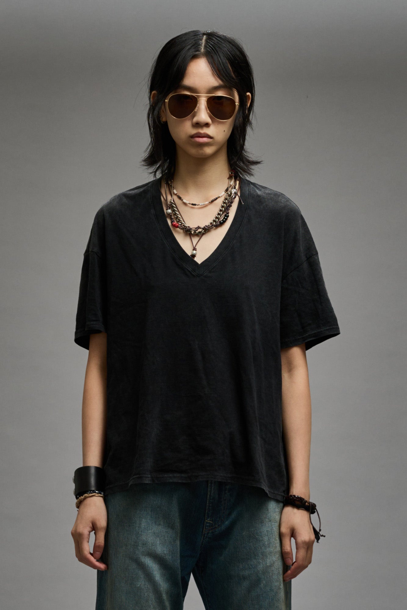 V-NECK RELAXED T - BLACK - 3