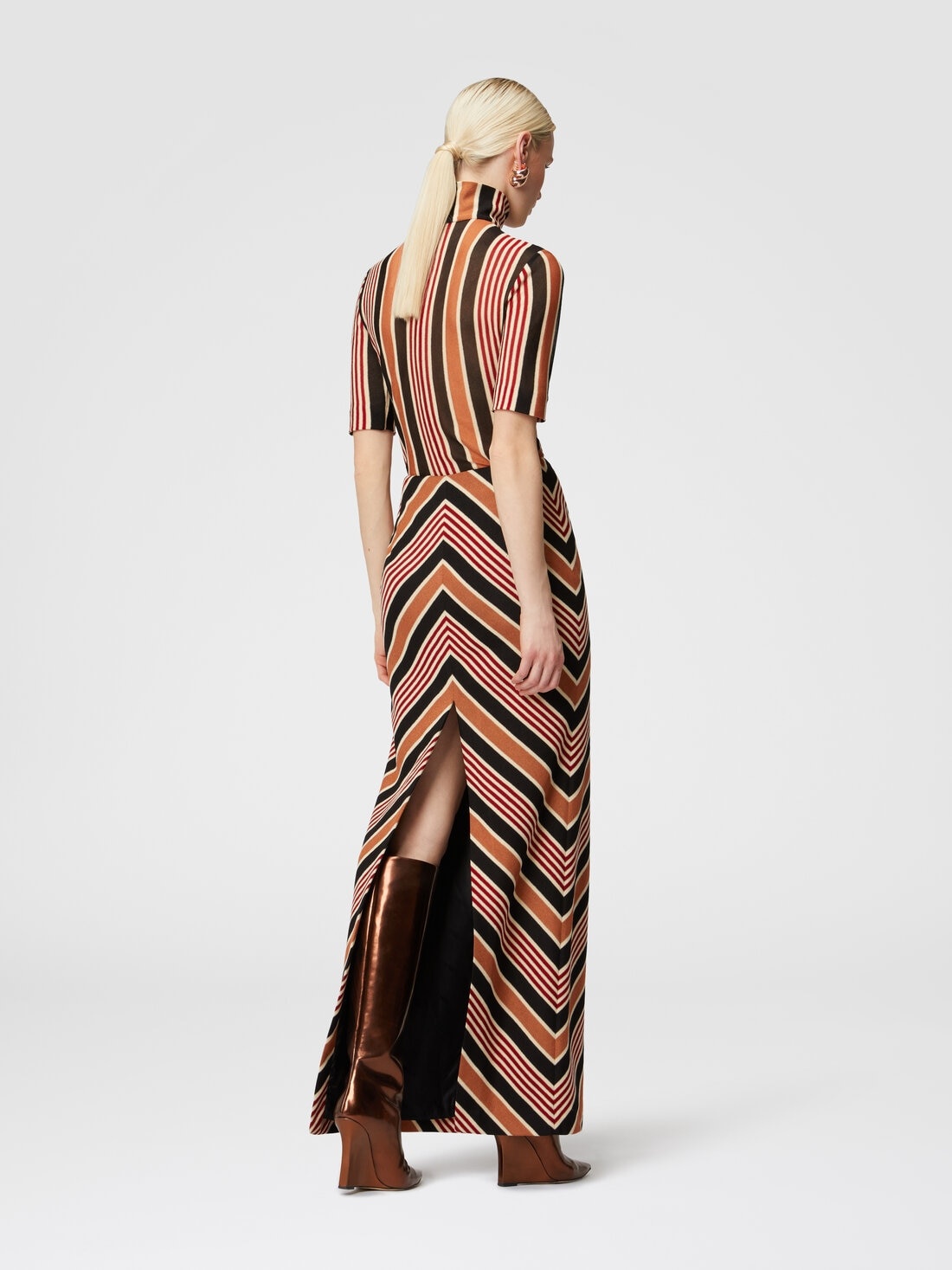 Long skirt with mazxi-slit in cotton and viscose - 3