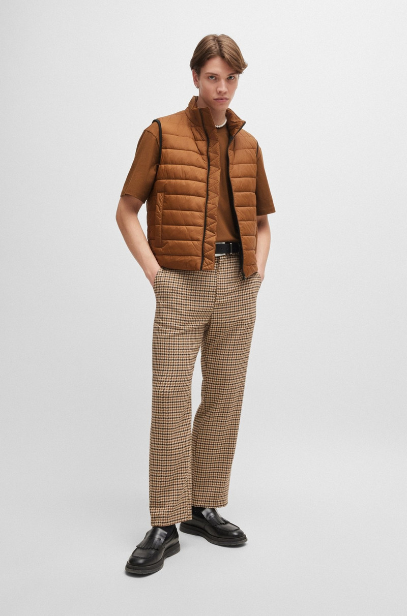 HUGO WATER-REPELLENT SLIM-FIT GILET WITH LOGO DETAIL outlook