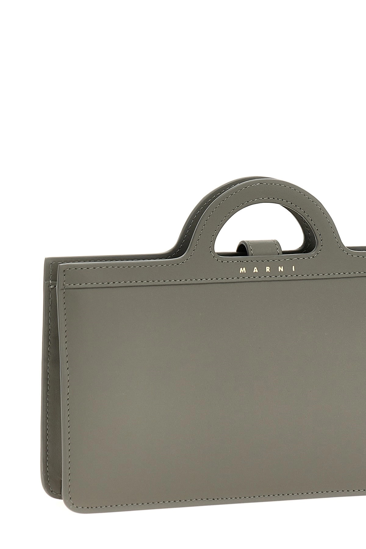 'Tropicalia' wallet on chain - 4