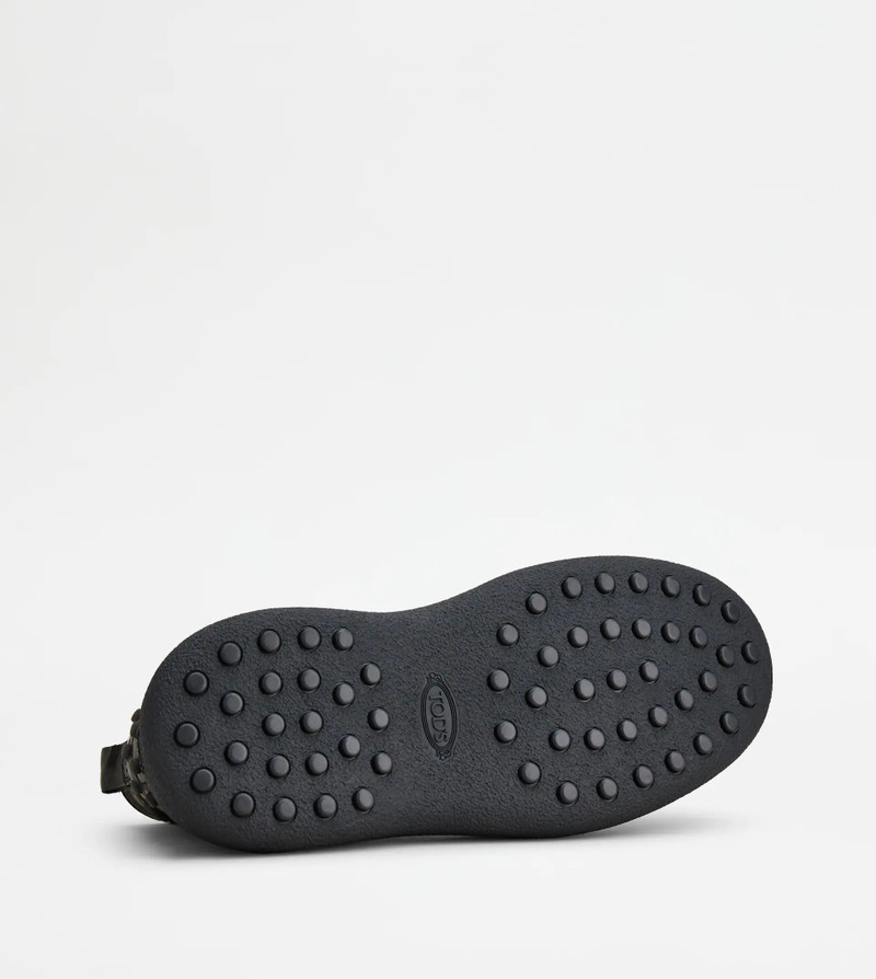 TOD'S W. G. DESERT BOOTS IN LEATHER - BLACK 4