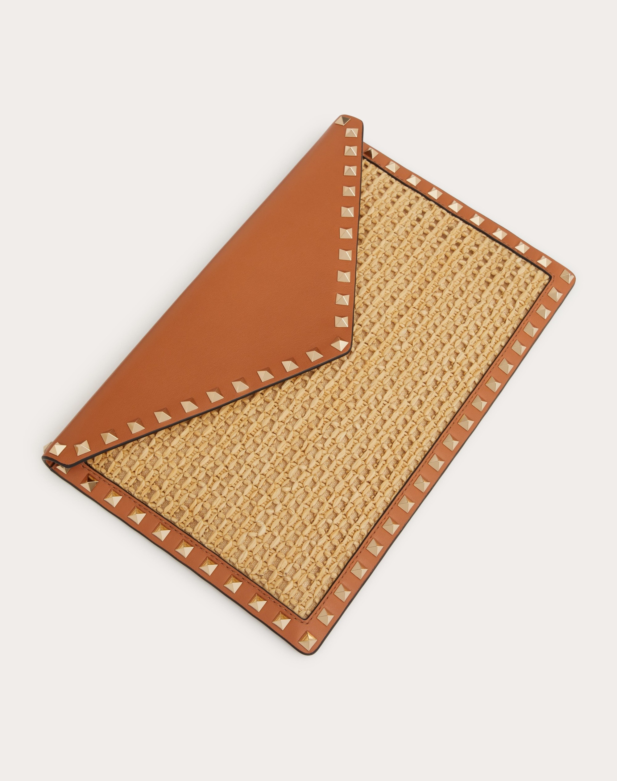 ROCKSTUD RAFFIA CLUTCH BAG - 5