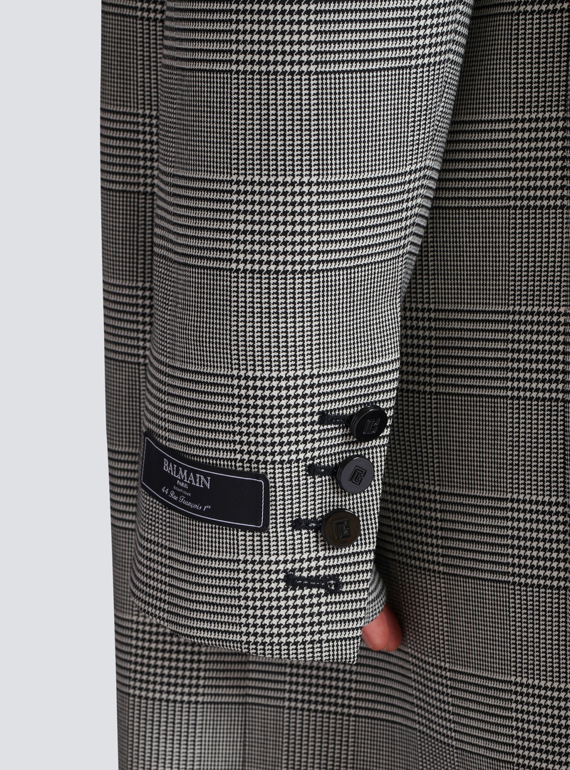 Oversized coat in Prince of Wales wool 8