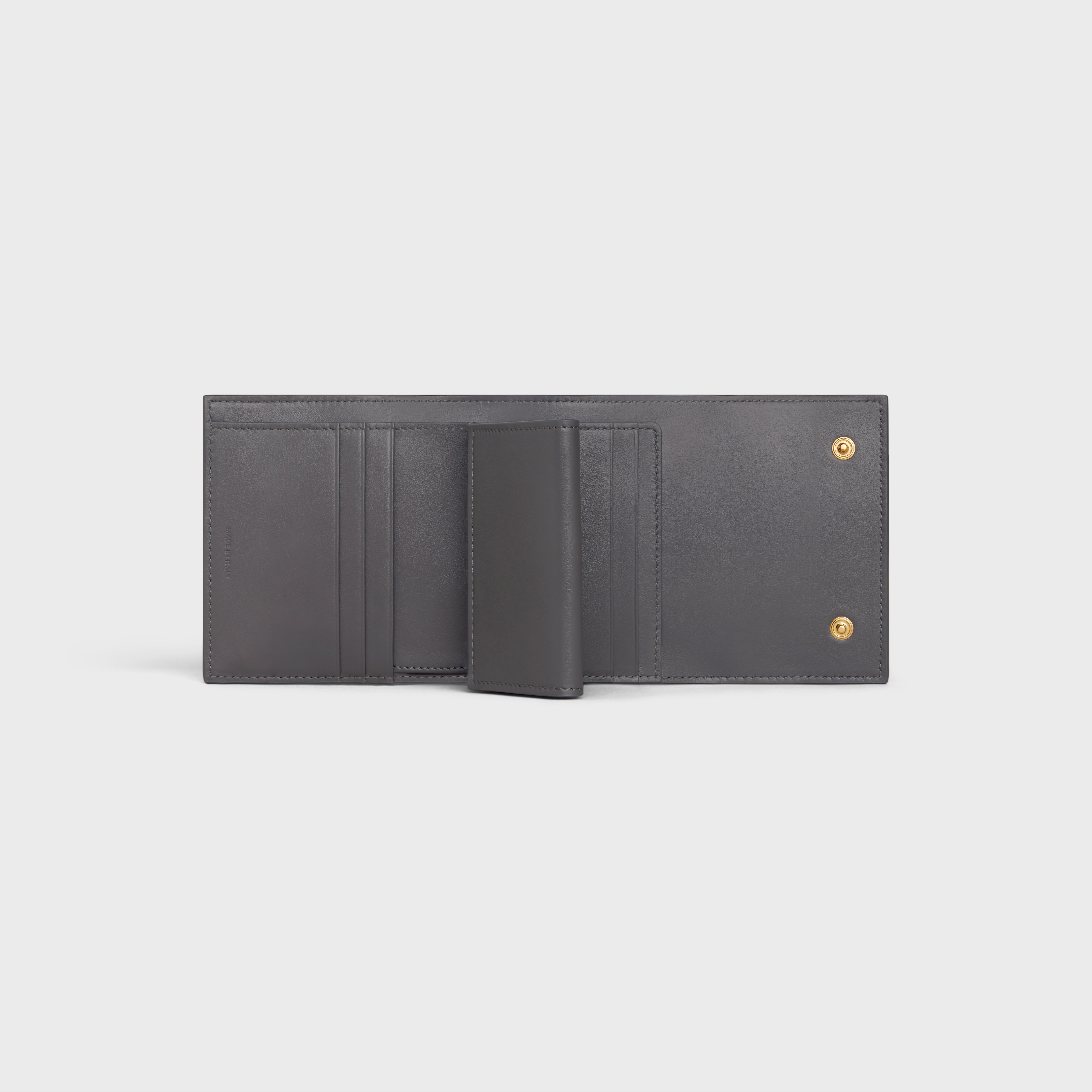 Small trifold wallet in Grained calfskin - 4